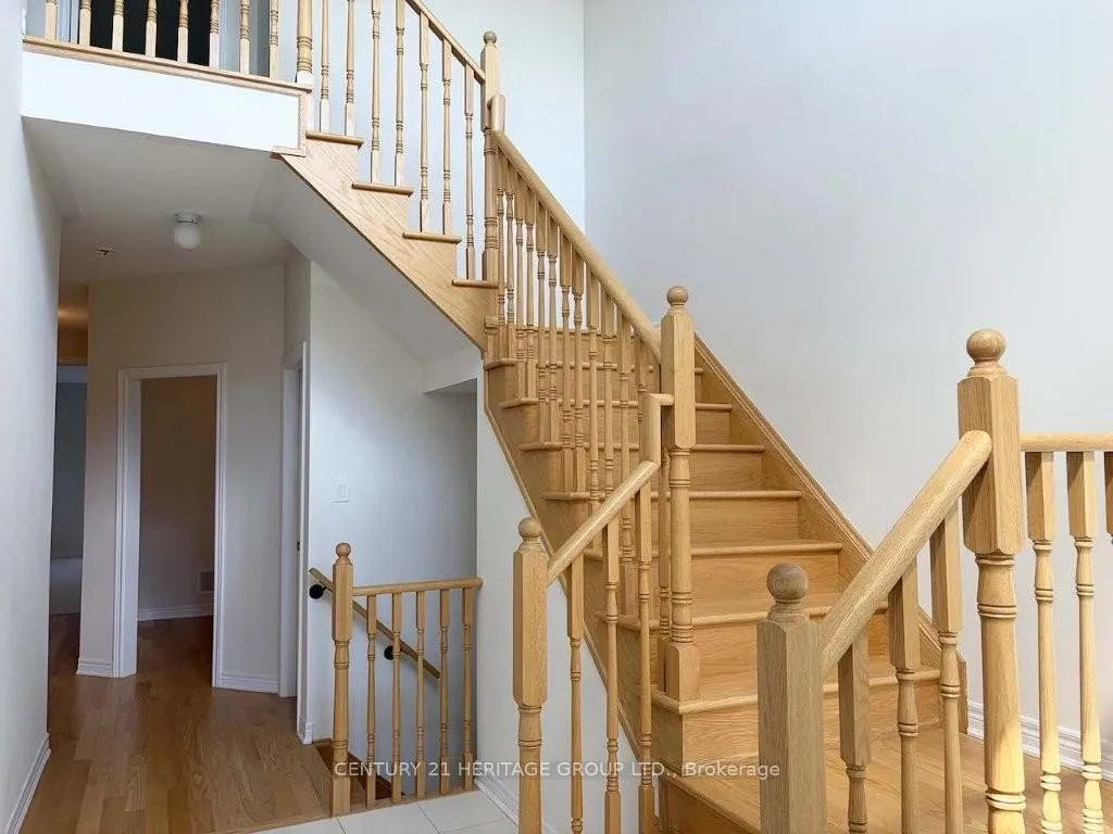 Photo 4 of 1449 Farrow Crescent, Innisfil, Alcona — HOMEH