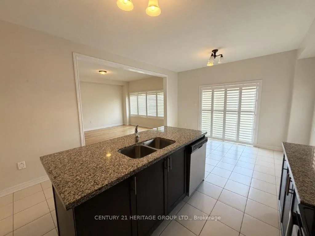 Photo 7 of 1449 Farrow Crescent, Innisfil, Alcona — HOMEH