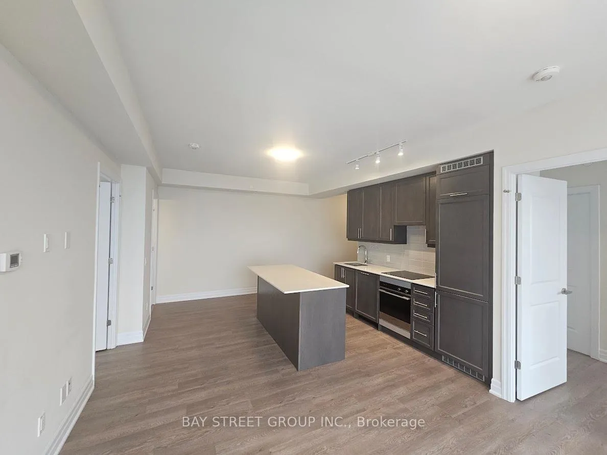 Photo 8 of Unit 2009, 9075 Jane Street, Vaughan, Concord — HOMEH