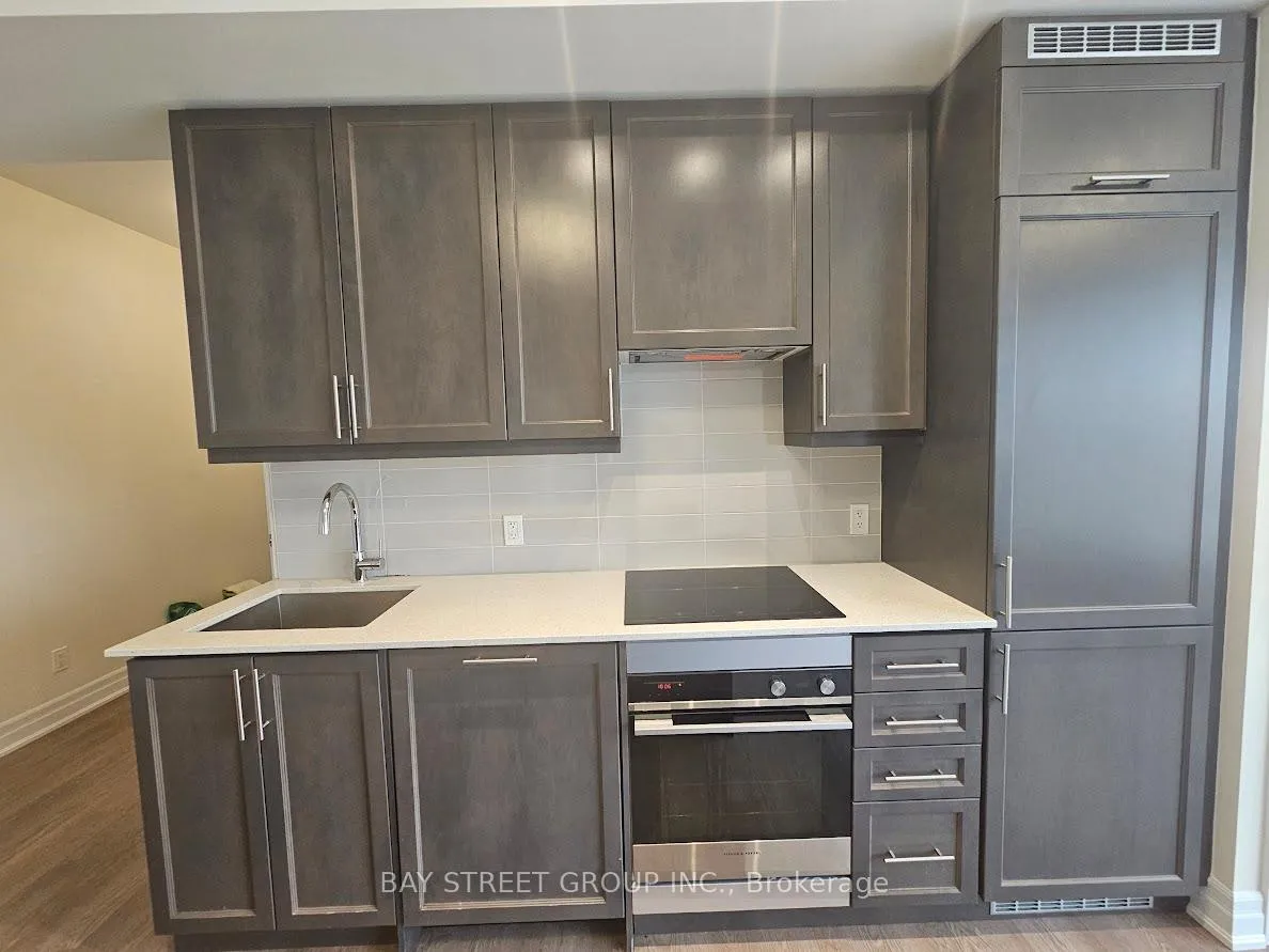 Photo 9 of Unit 2009, 9075 Jane Street, Vaughan, Concord — HOMEH