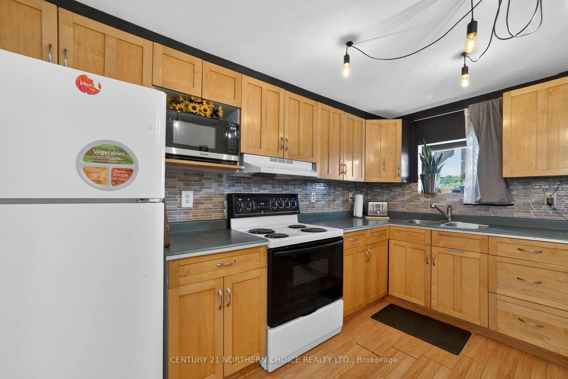Photo 9 of 415 First Street South, Kenora, Downtown — HOMEH