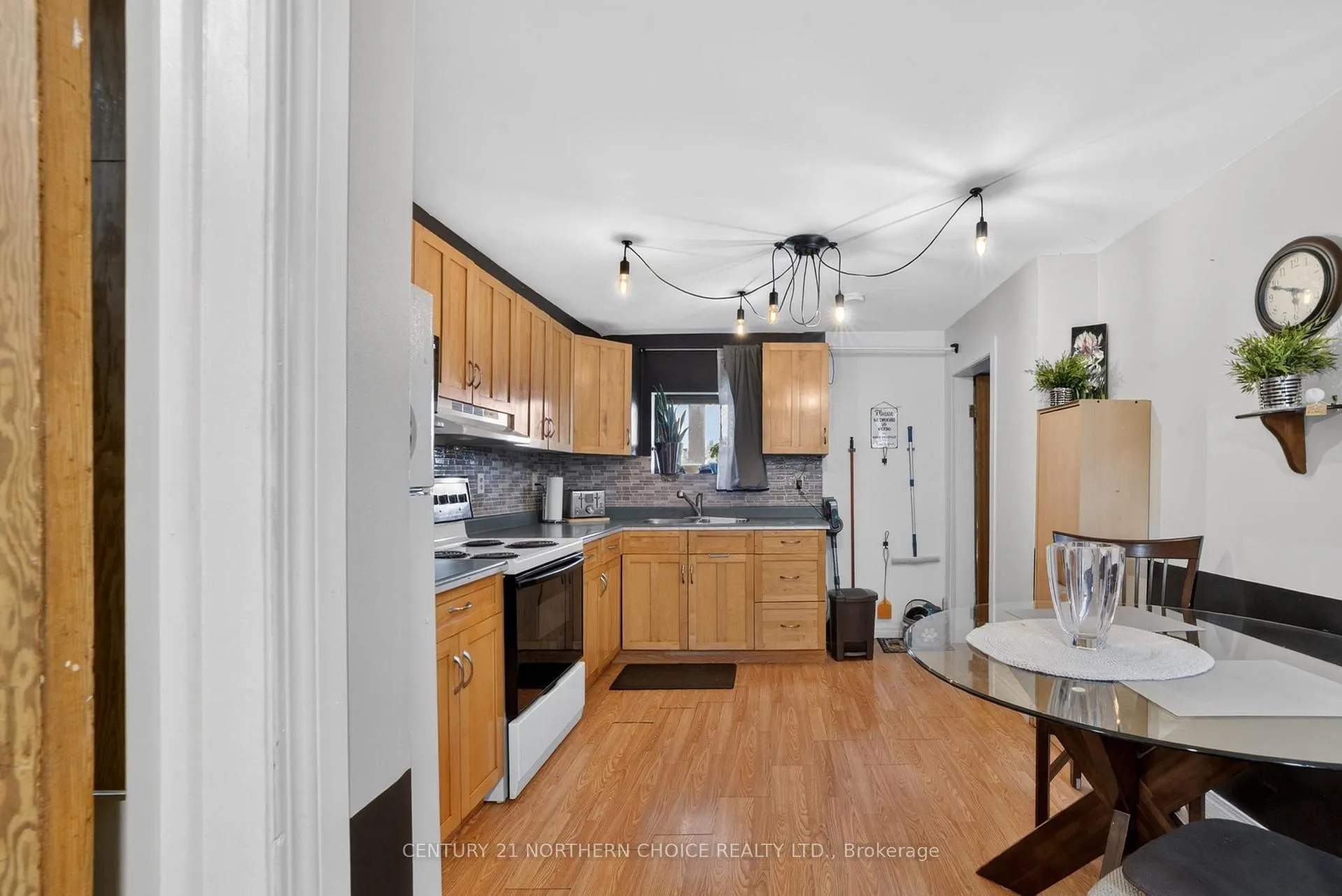 Photo 12 of 415 First Street South, Kenora, Downtown — HOMEH