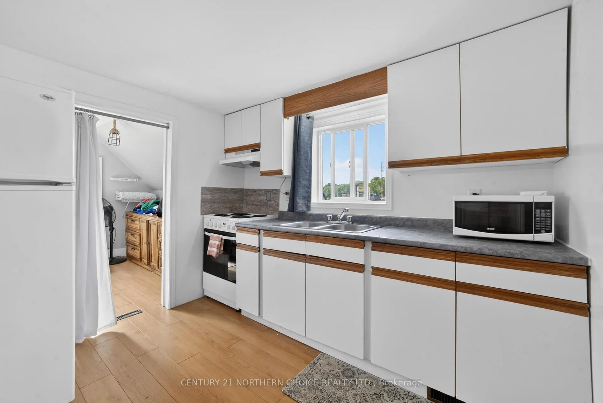 Photo 20 of 415 First Street South, Kenora, Downtown — HOMEH