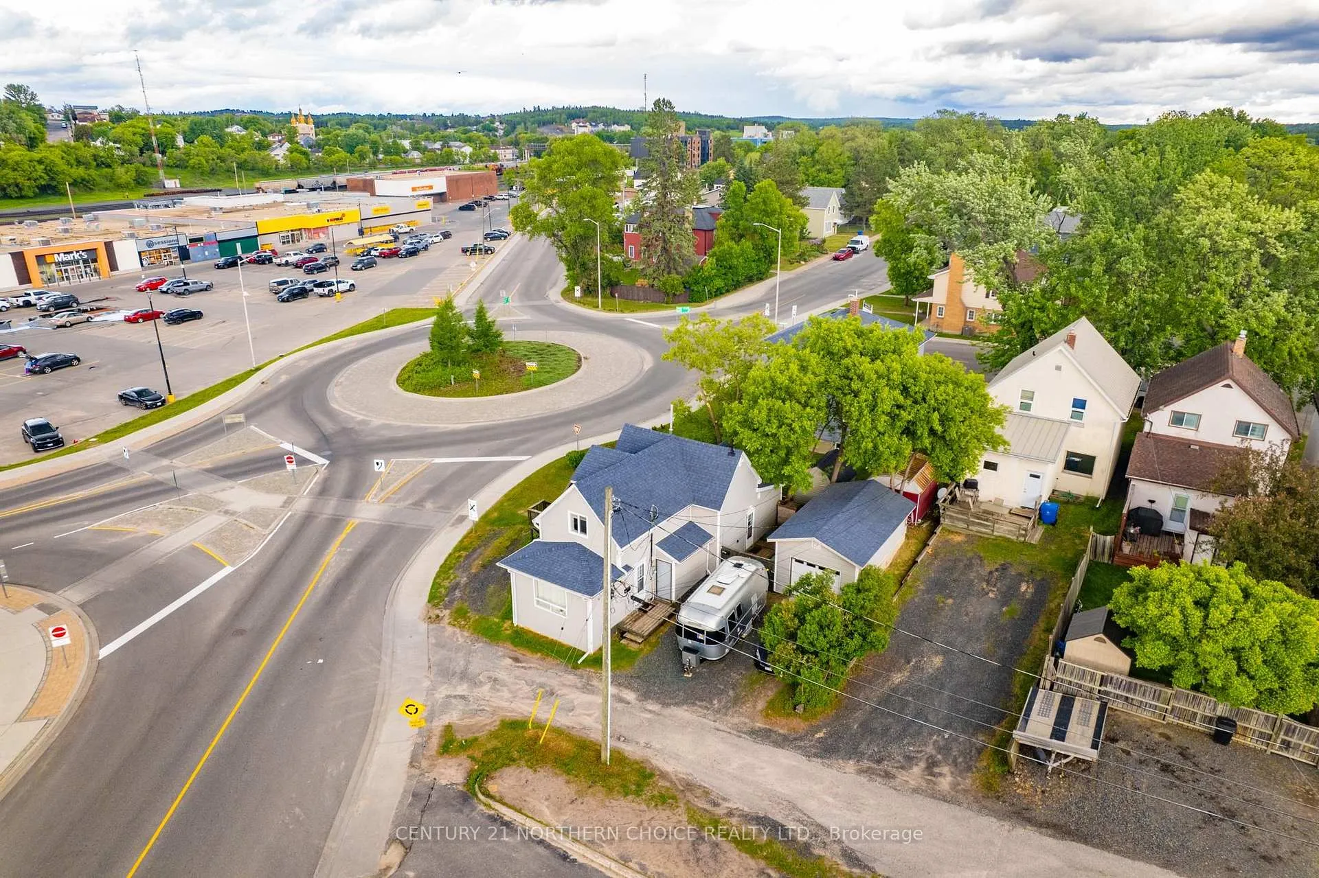 Photo 40 of 415 First Street South, Kenora, Downtown — HOMEH