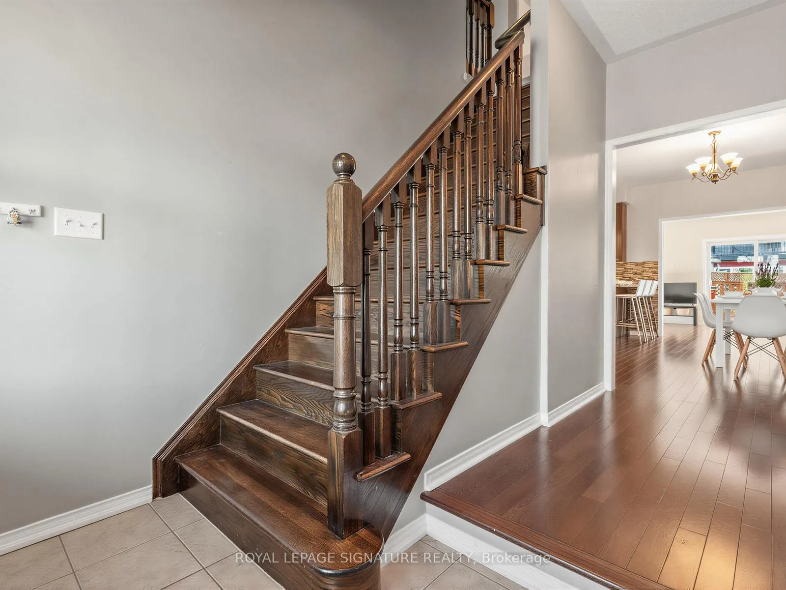 Photo 4 of 32 Clarepark Court, Ajax, Central East — HOMEH