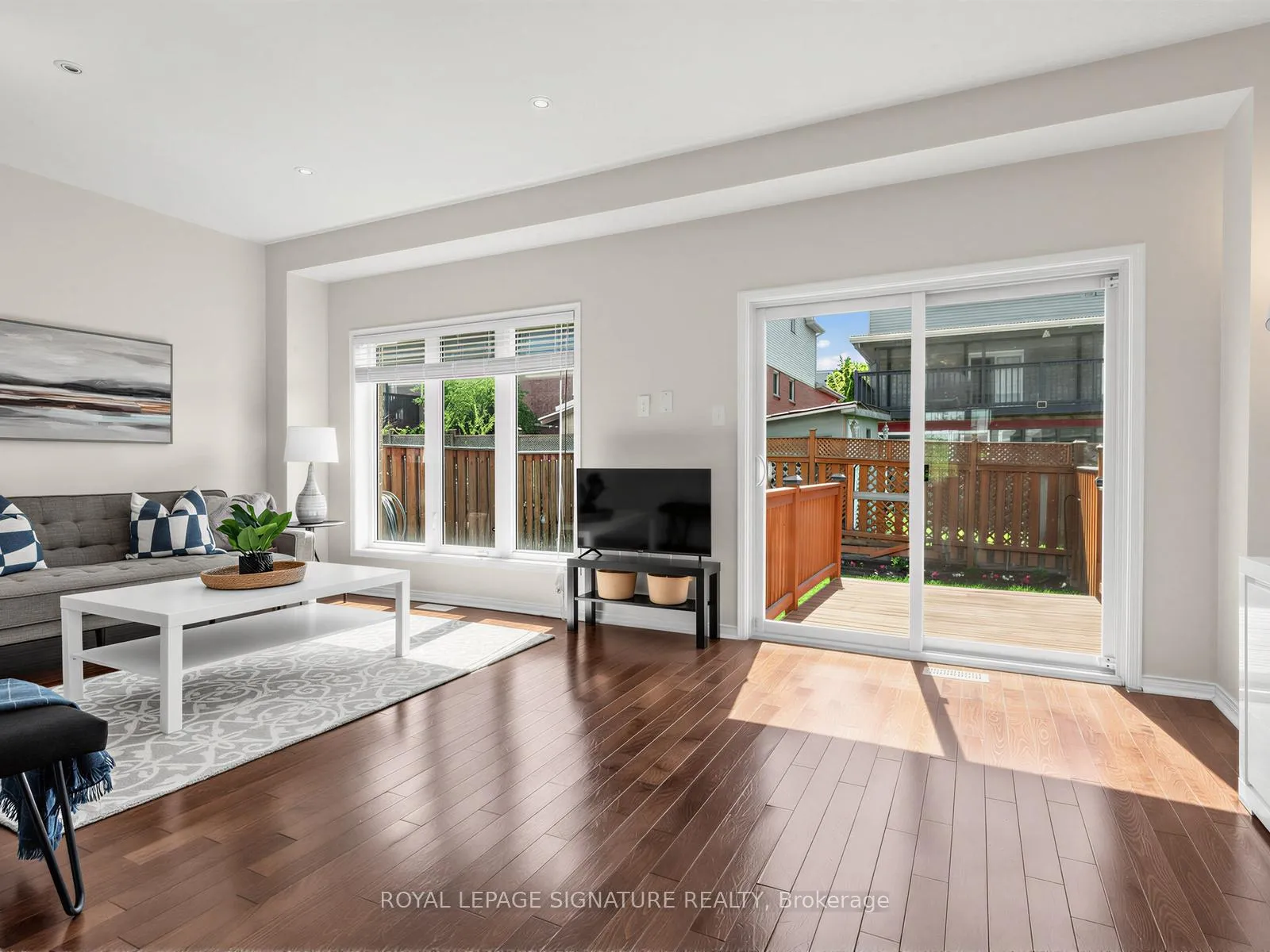 Photo 10 of 32 Clarepark Court, Ajax, Central East — HOMEH