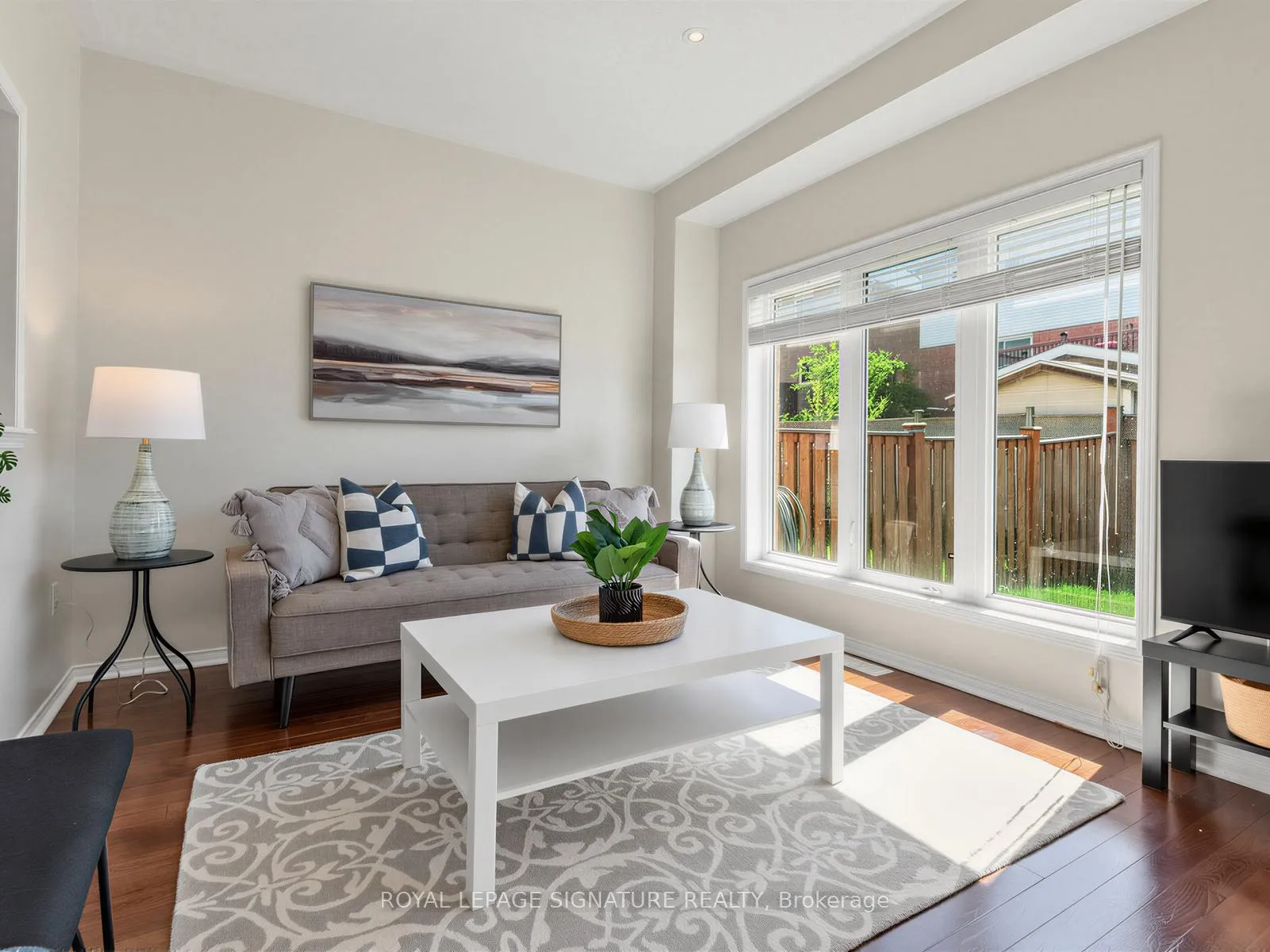 Photo 11 of 32 Clarepark Court, Ajax, Central East — HOMEH