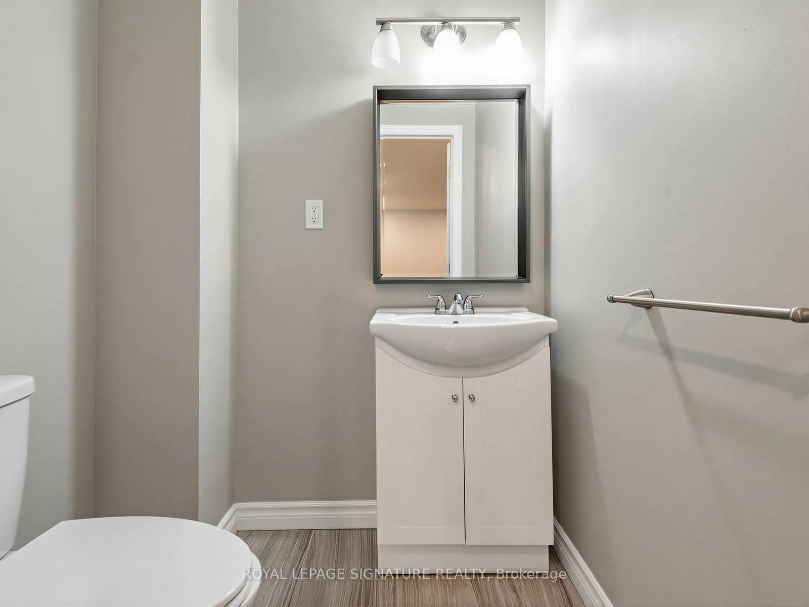 Photo 29 of 32 Clarepark Court, Ajax, Central East — HOMEH