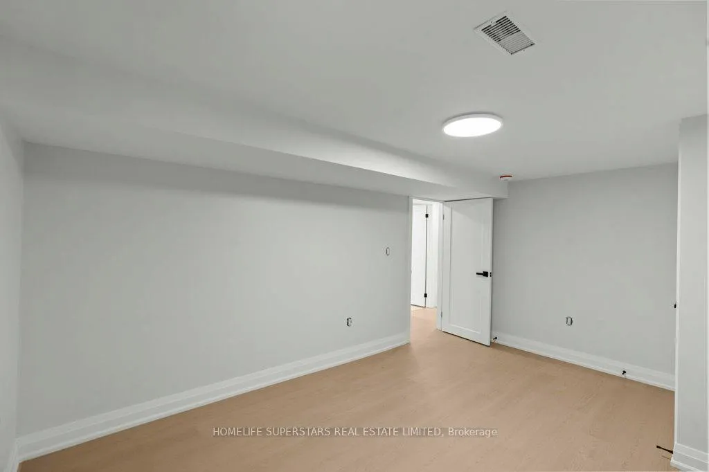 Photo 8 of Unit Lower, 855 Garth Street, Hamilton, Buchanan — HOMEH