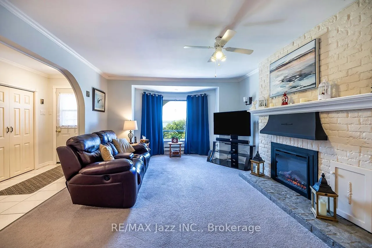 Photo 11 of 835 Cedar Glen Road, Kawartha Lakes, Verulam — HOMEH