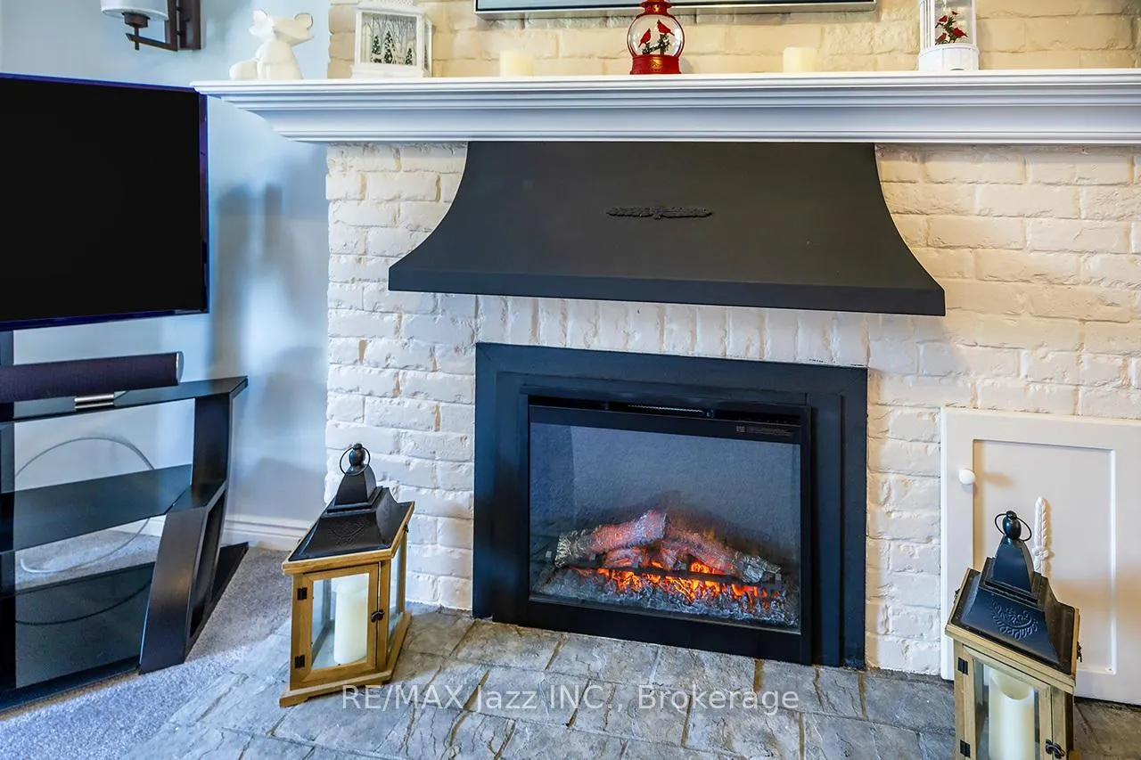 Photo 12 of 835 Cedar Glen Road, Kawartha Lakes, Verulam — HOMEH