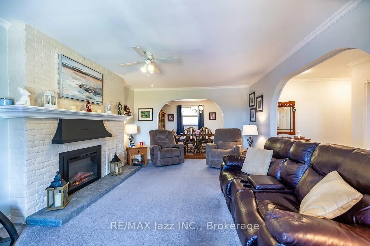 Photo 14 of 835 Cedar Glen Road, Kawartha Lakes, Verulam — HOMEH