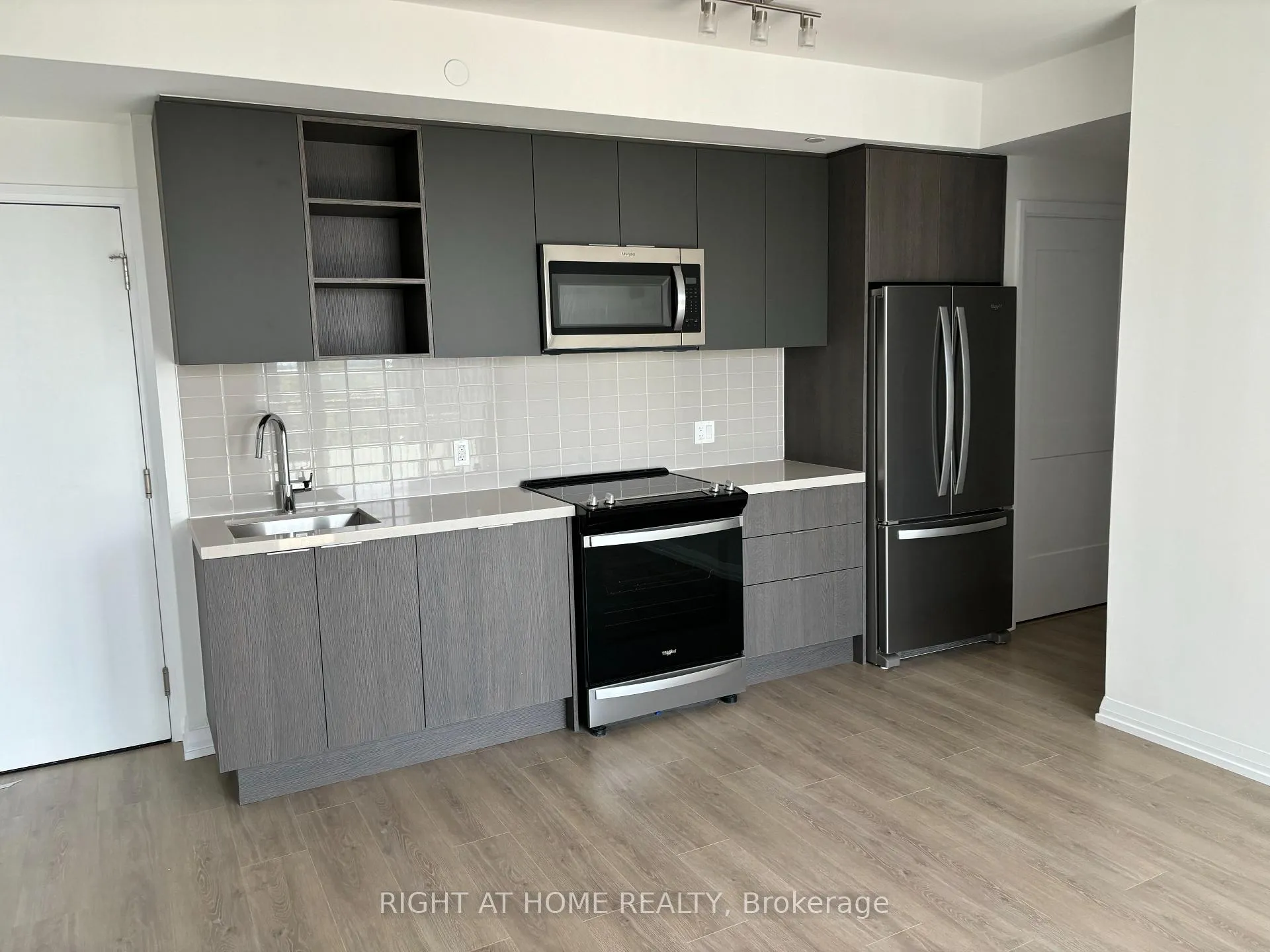 Front of Unit 3118, 50 Dunfield Avenue