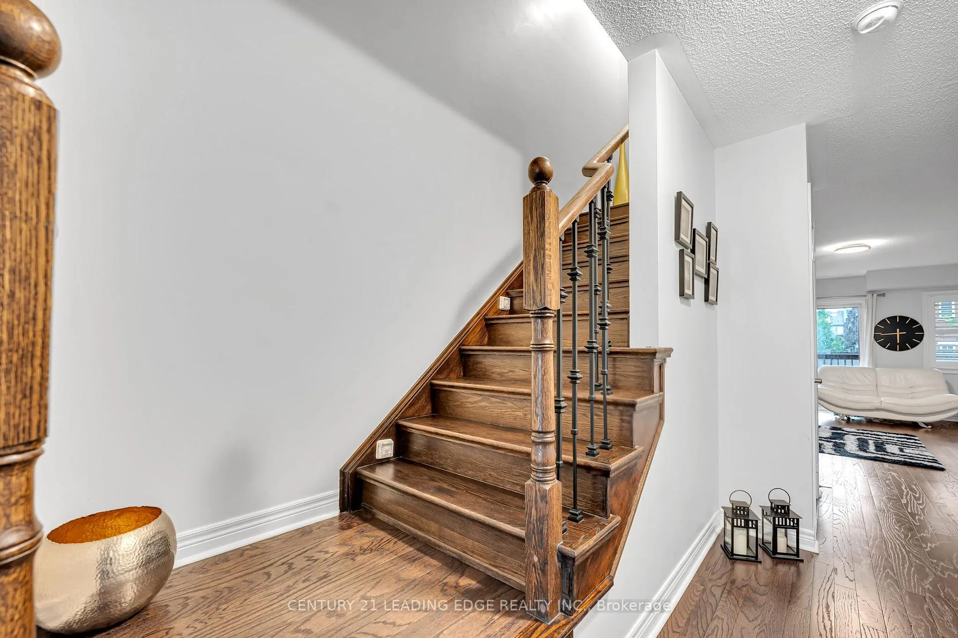 Photo 12 of 1727 Carousel Drive, Pickering, Duffin Heights — HOMEH