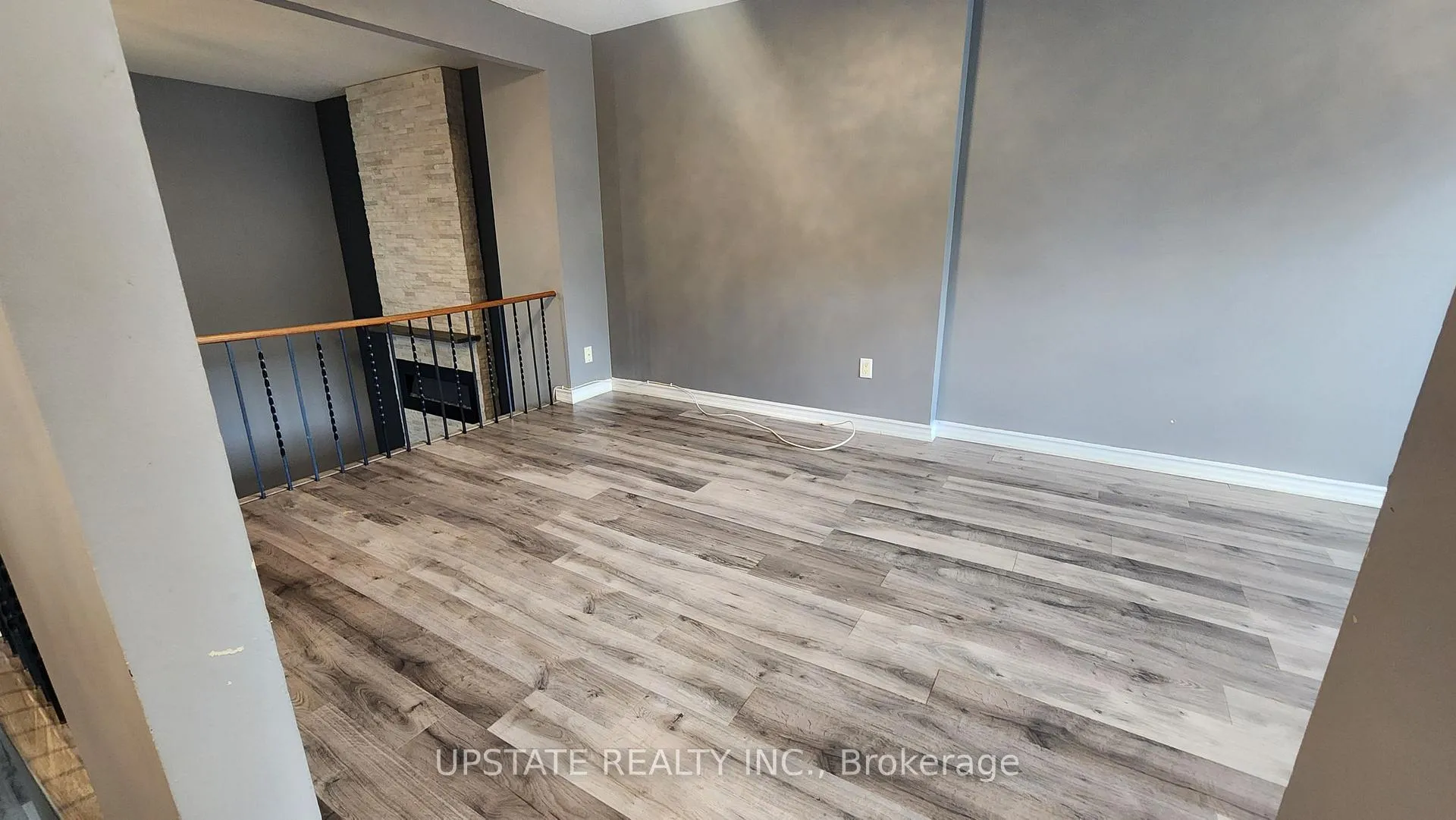 Photo 6 of 217 Kingswood Drive, Brampton, Brampton North — HOMEH