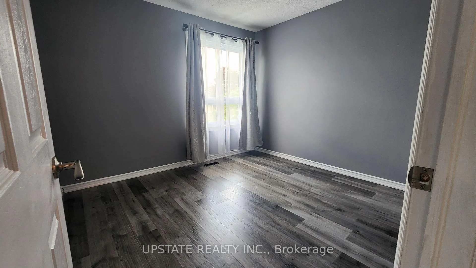 Photo 14 of 217 Kingswood Drive, Brampton, Brampton North — HOMEH