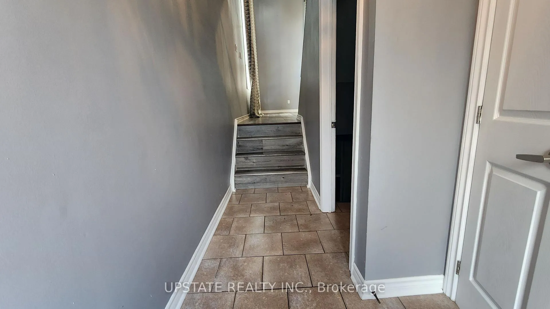 Photo 16 of 217 Kingswood Drive, Brampton, Brampton North — HOMEH
