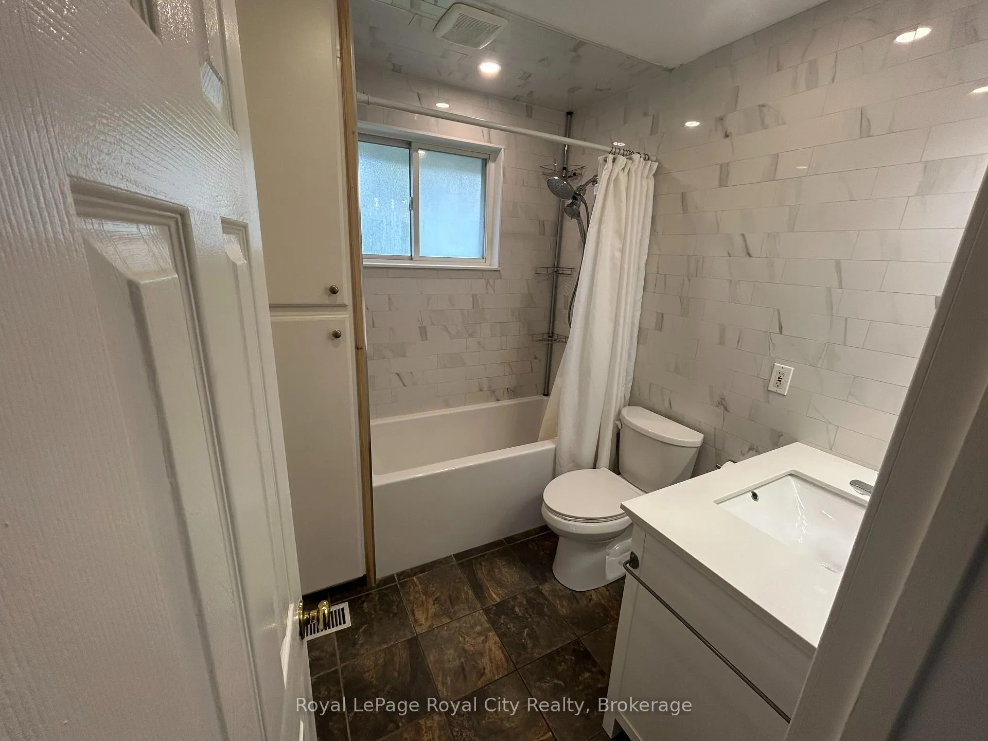 Photo 4 of Unit Main Floor, 6 Montgomery Street, Guelph, Victoria North — HOMEH