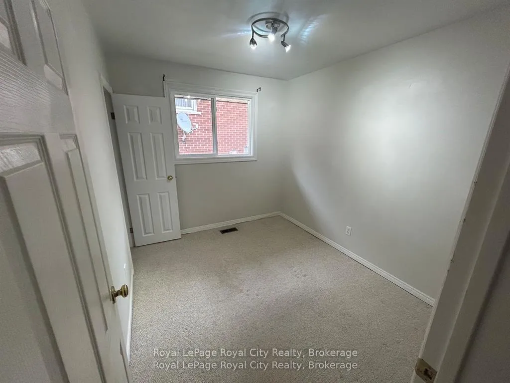 Photo 5 of Unit Main Floor, 6 Montgomery Street, Guelph, Victoria North — HOMEH