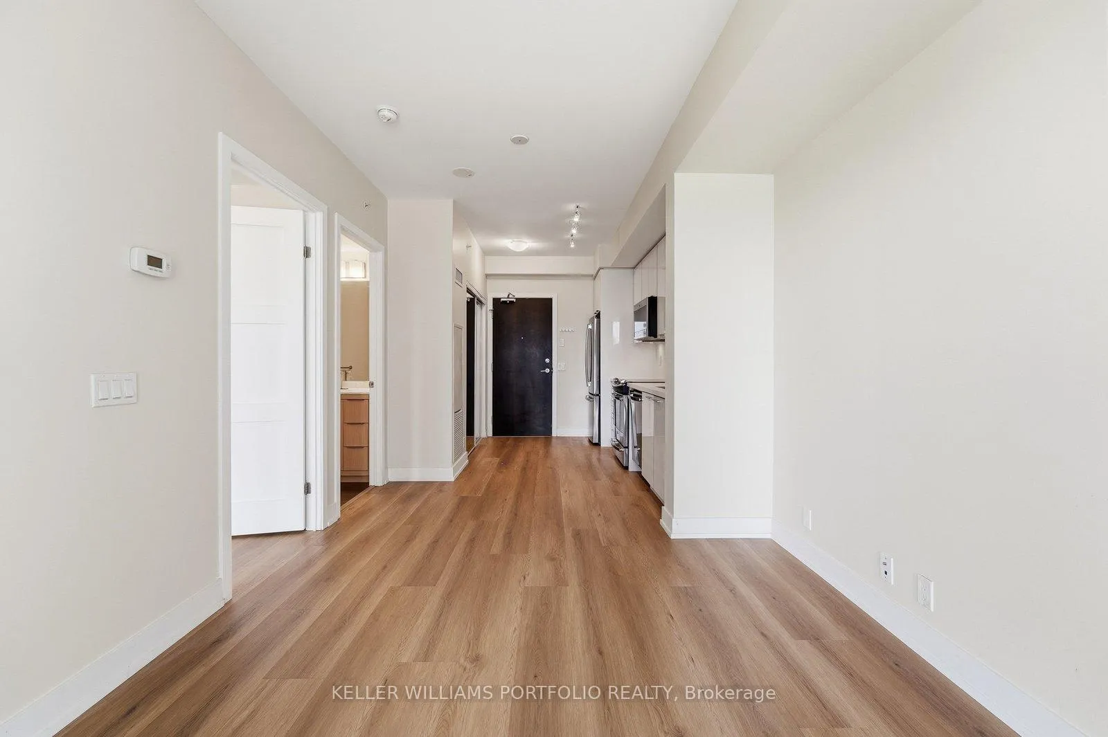 Photo 10 of Unit 524, 10 Park Lawn Road, Etobicoke, Mimico — HOMEH