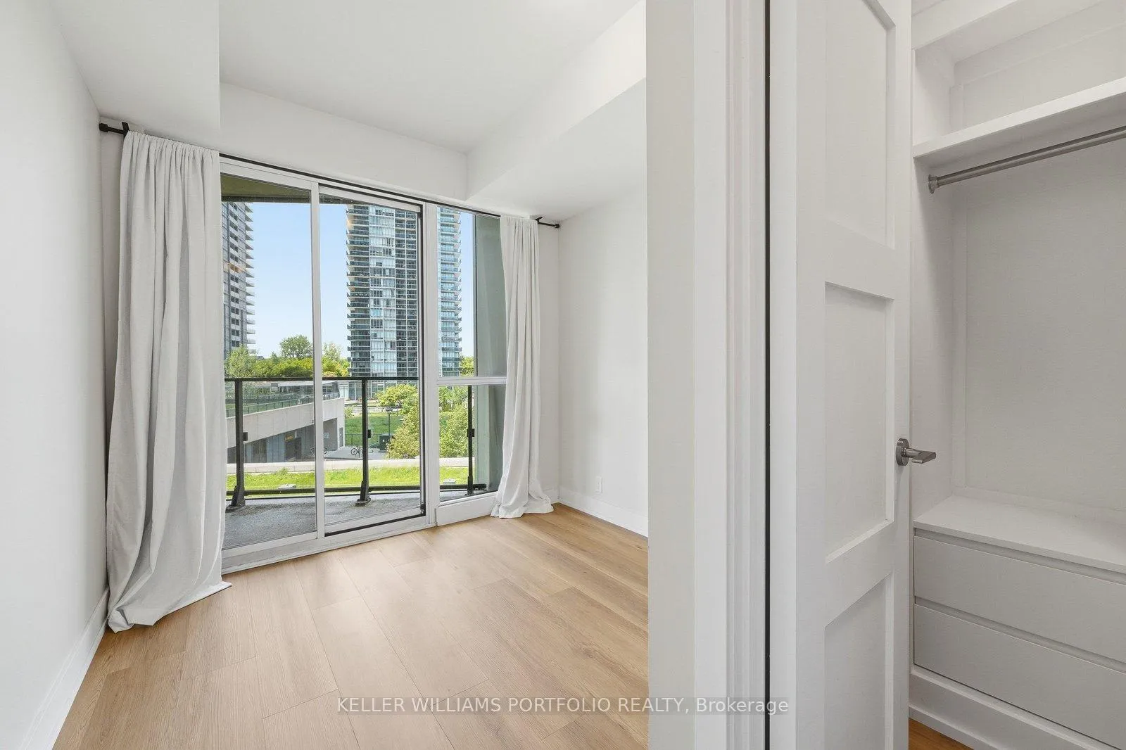 Photo 12 of Unit 524, 10 Park Lawn Road, Etobicoke, Mimico — HOMEH