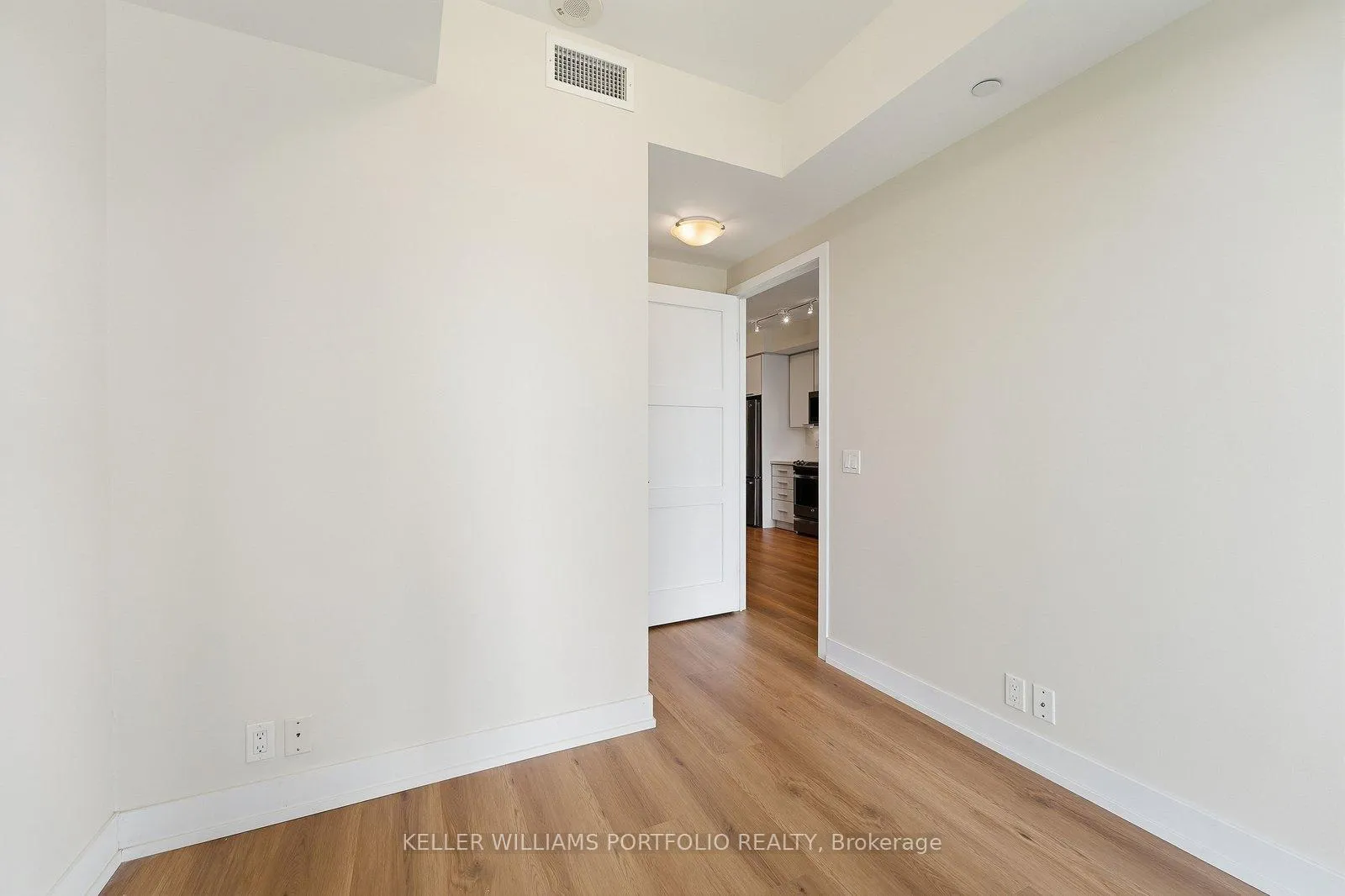 Photo 16 of Unit 524, 10 Park Lawn Road, Etobicoke, Mimico — HOMEH