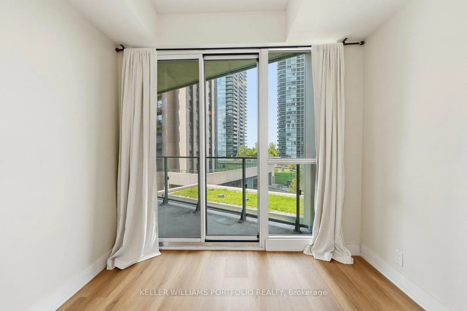 Photo 17 of Unit 524, 10 Park Lawn Road, Etobicoke, Mimico — HOMEH
