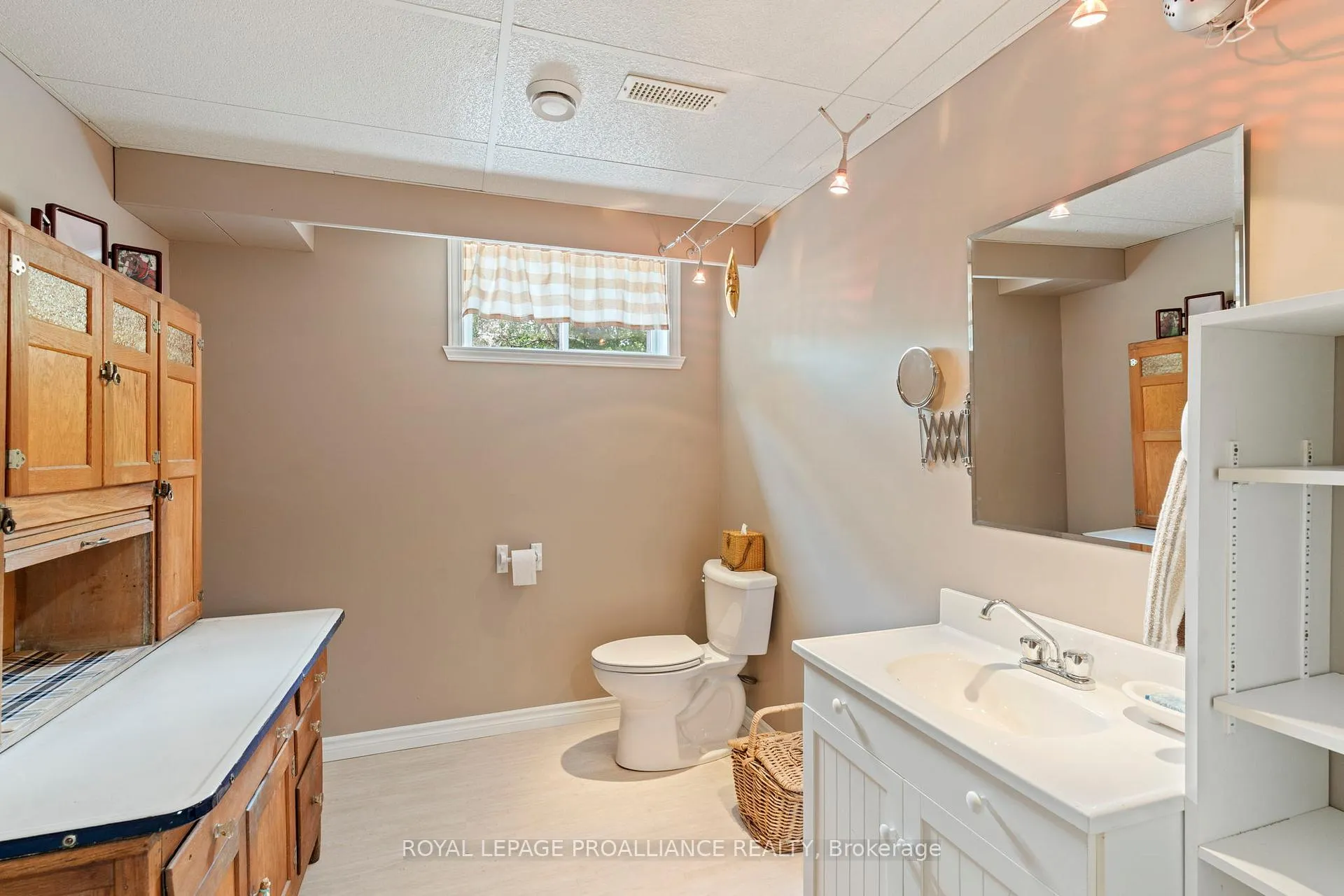 Photo 30 of 2030 County Rd 44, Edwardsburgh/Cardinal, Edwardsburgh/Cardinal Twp — HOMEH