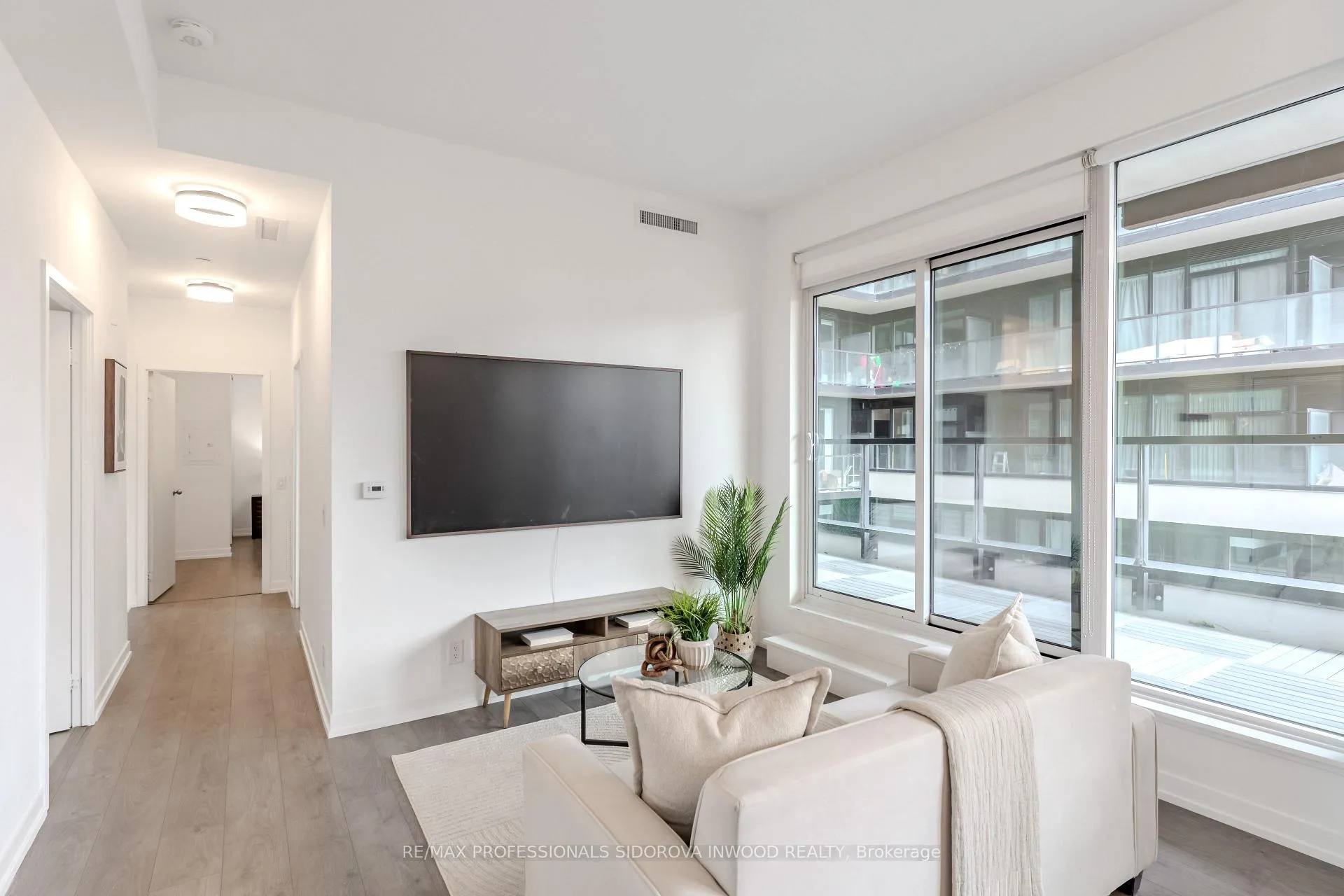 Photo 9 of Unit 515, 270 Dufferin Street, Toronto, South Parkdale — HOMEH