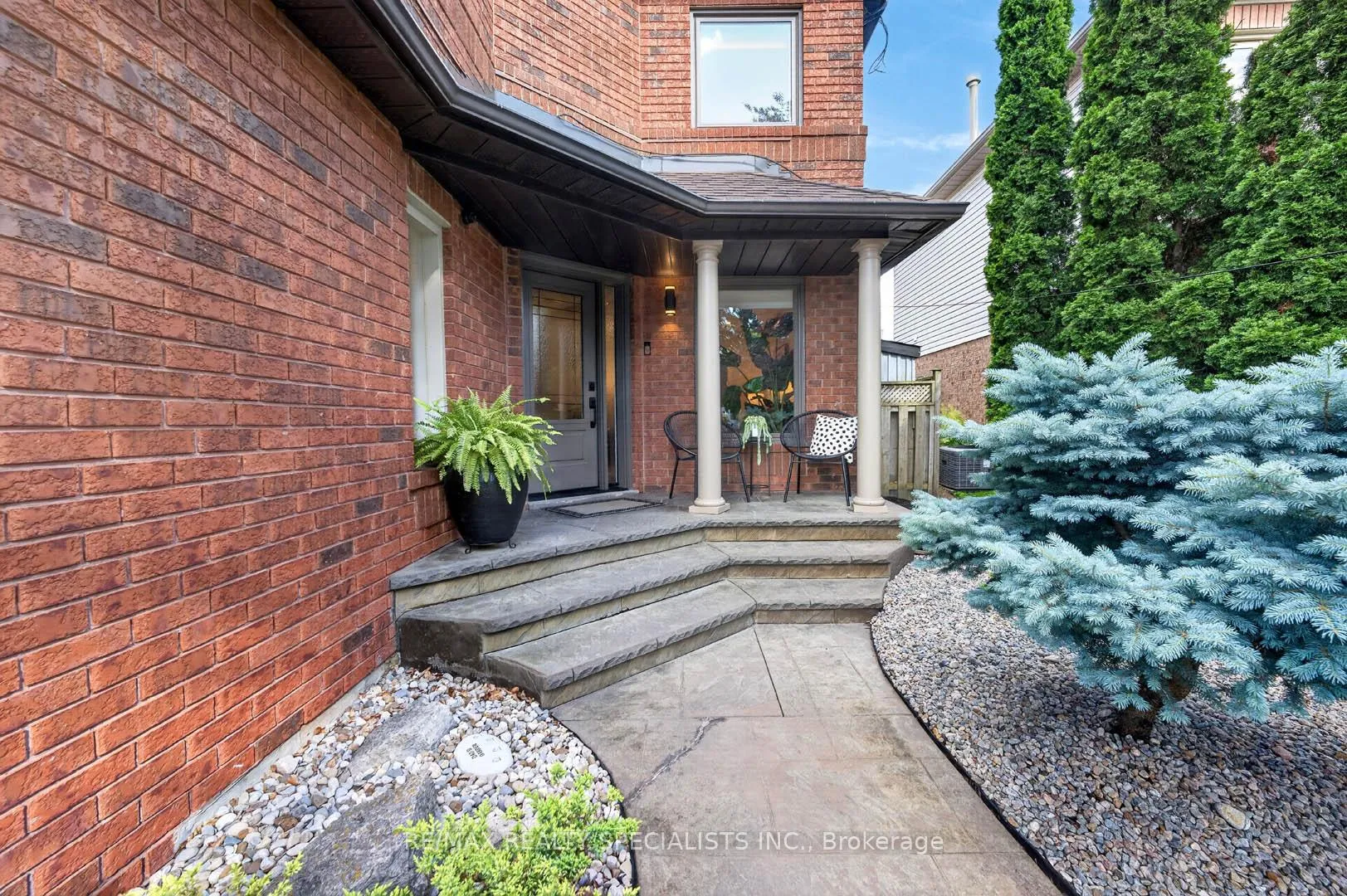 Photo 3 of 87 Chatsworth Crescent, Hamilton, Waterdown — HOMEH