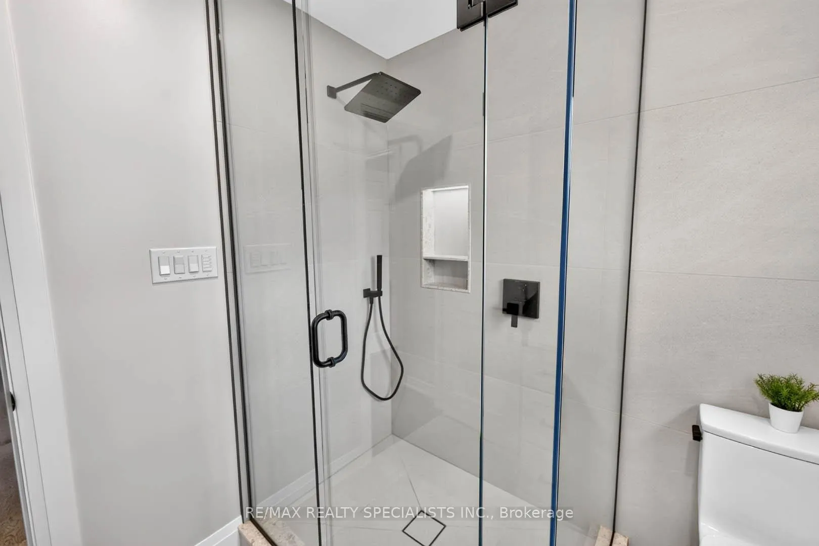 Photo 35 of 87 Chatsworth Crescent, Hamilton, Waterdown — HOMEH