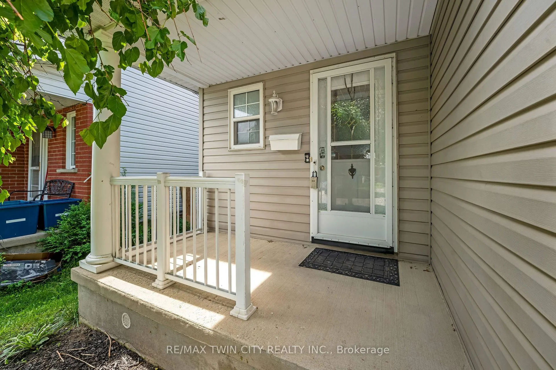 Photo 3 of 359 Highbrook Crescent, Kitchener — HOMEH