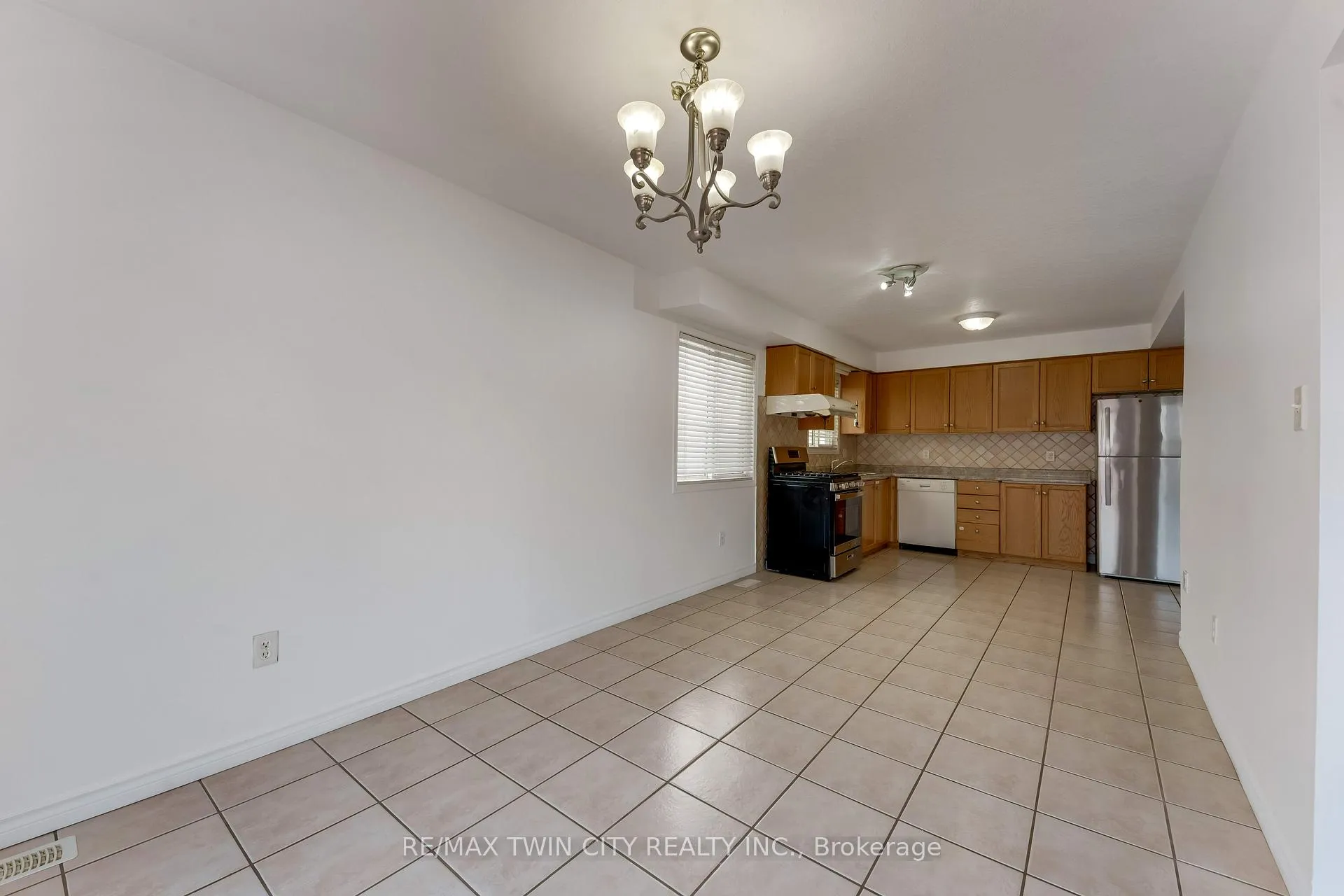 Photo 10 of 359 Highbrook Crescent, Kitchener — HOMEH