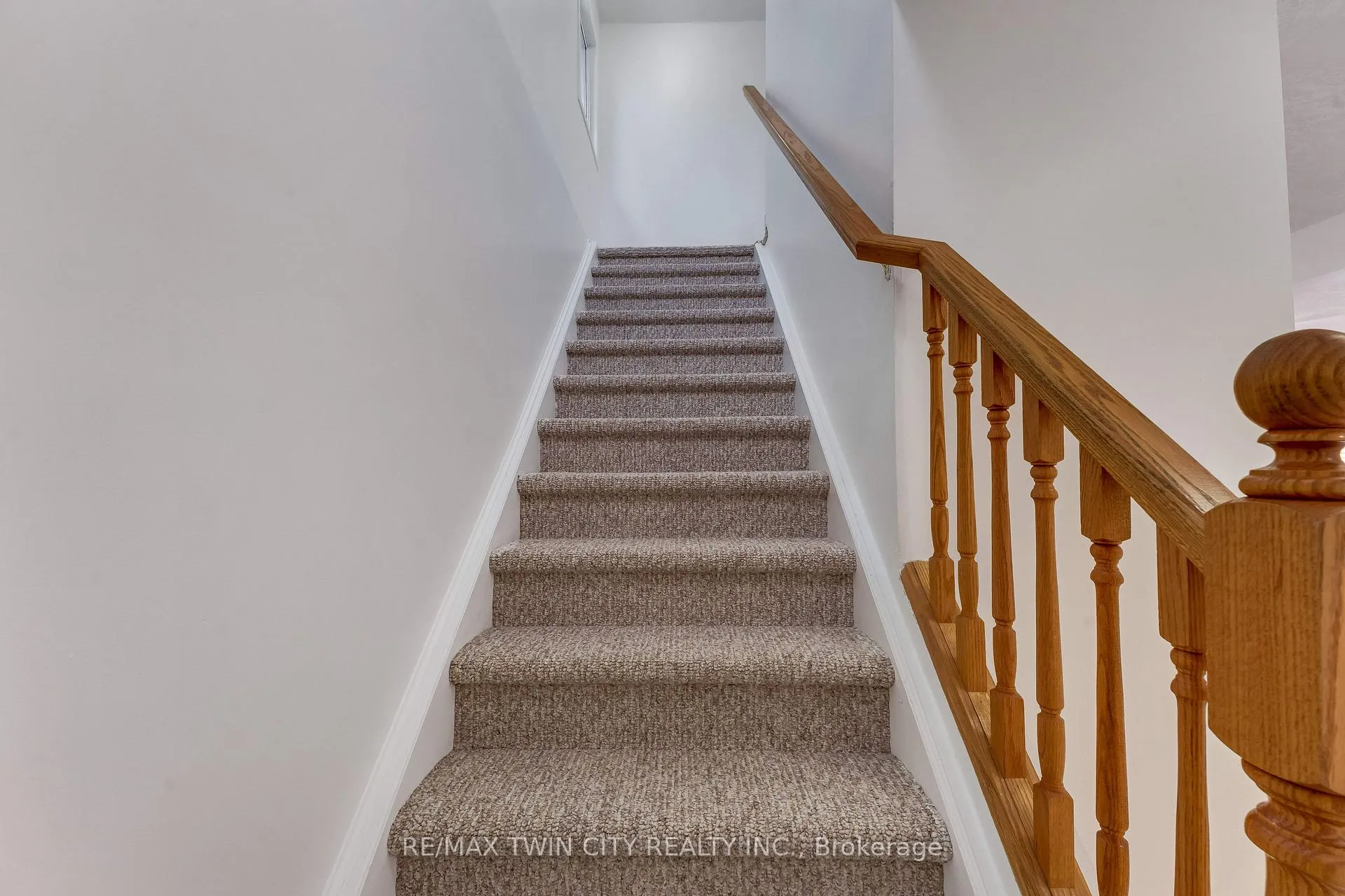 Photo 13 of 359 Highbrook Crescent, Kitchener — HOMEH