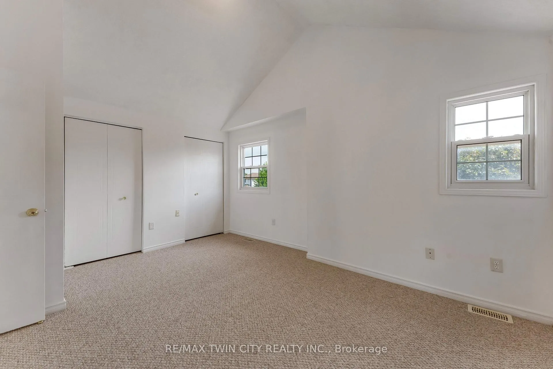 Photo 16 of 359 Highbrook Crescent, Kitchener — HOMEH
