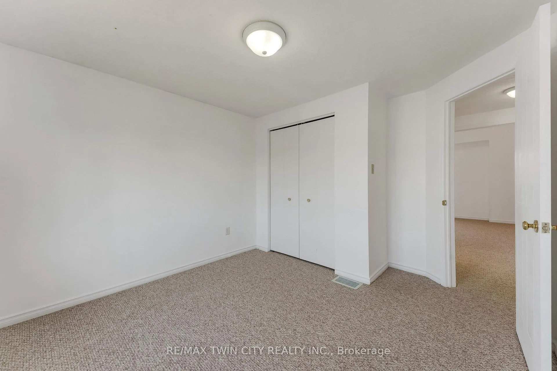 Photo 21 of 359 Highbrook Crescent, Kitchener — HOMEH