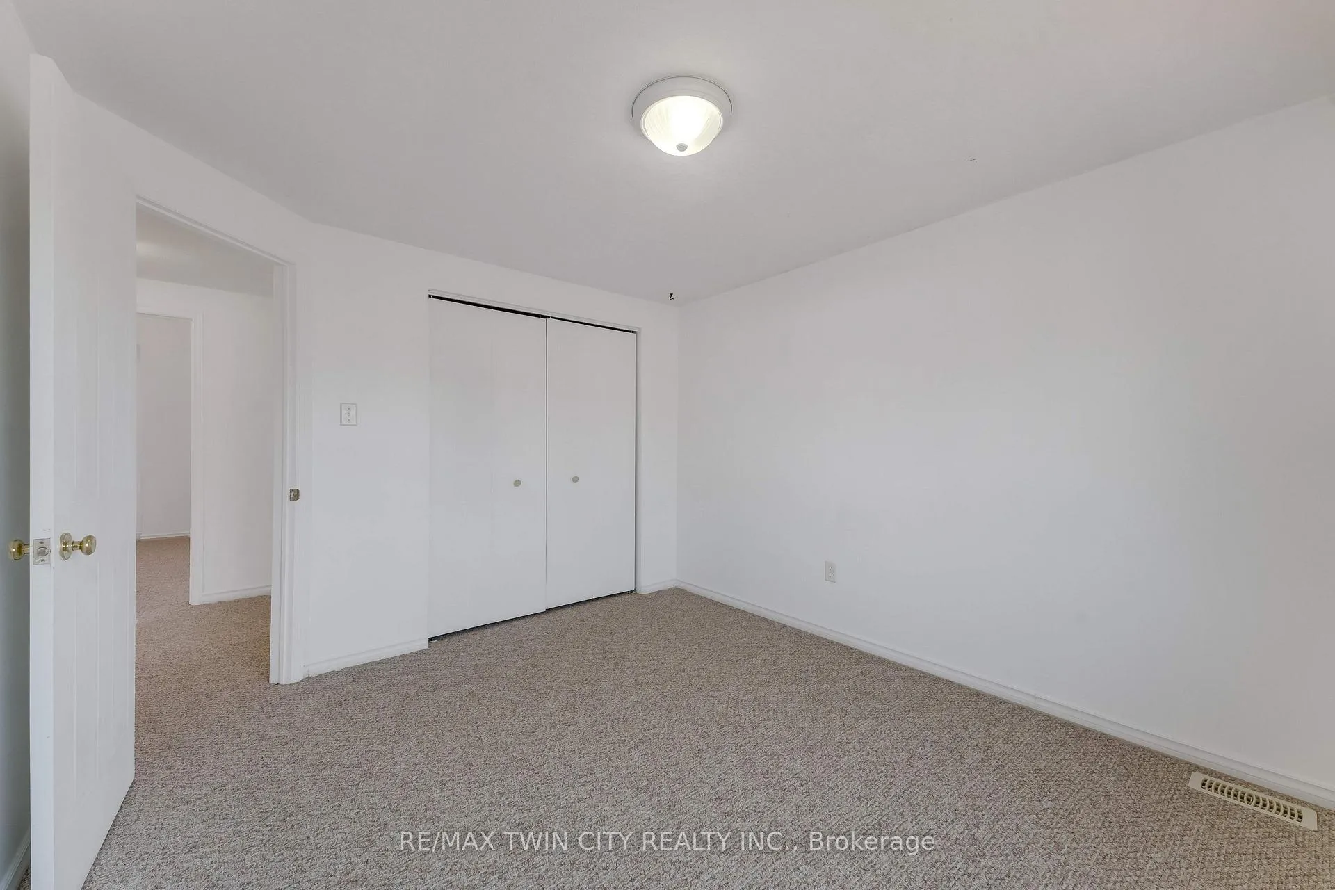 Photo 23 of 359 Highbrook Crescent, Kitchener — HOMEH