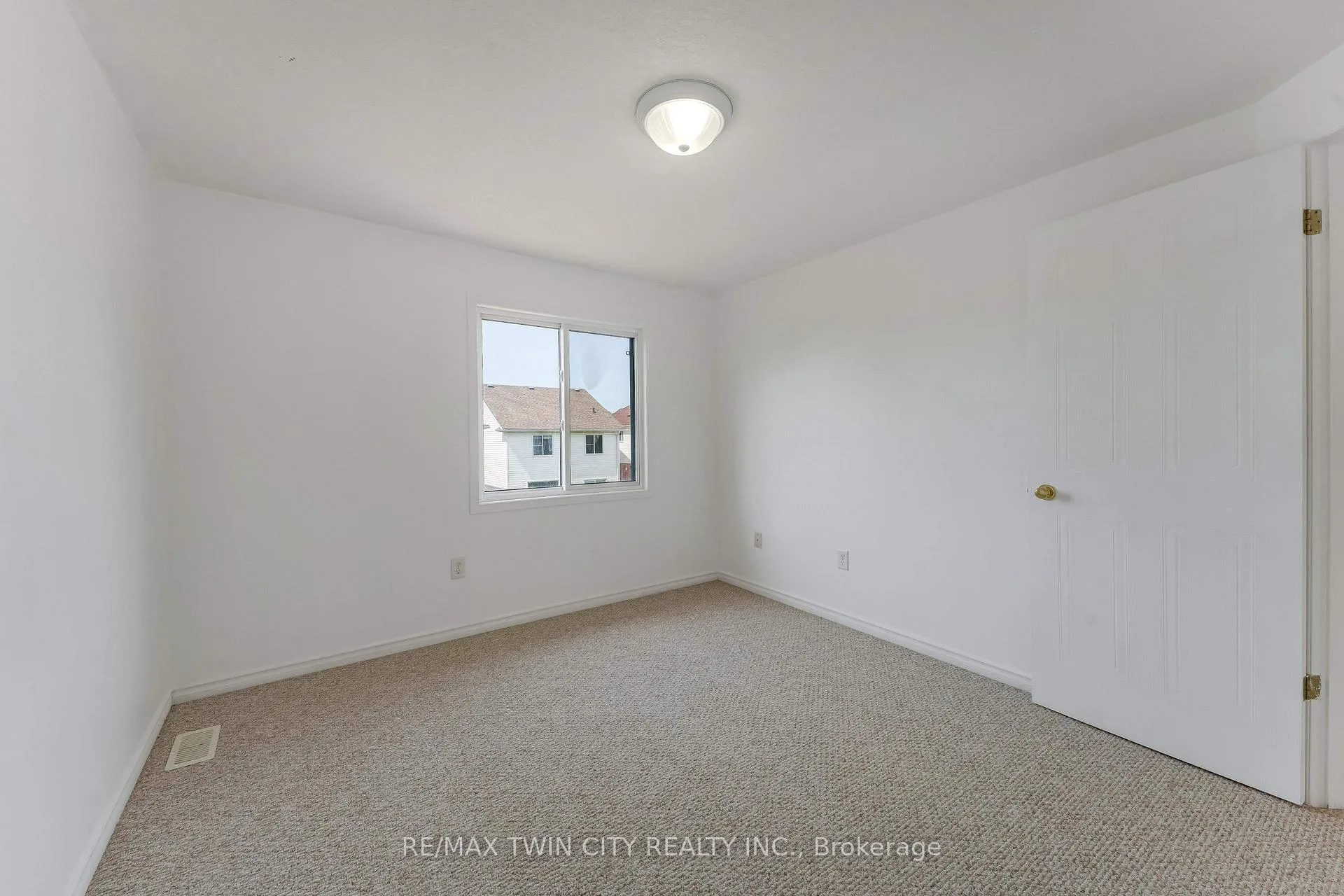 Photo 25 of 359 Highbrook Crescent, Kitchener — HOMEH