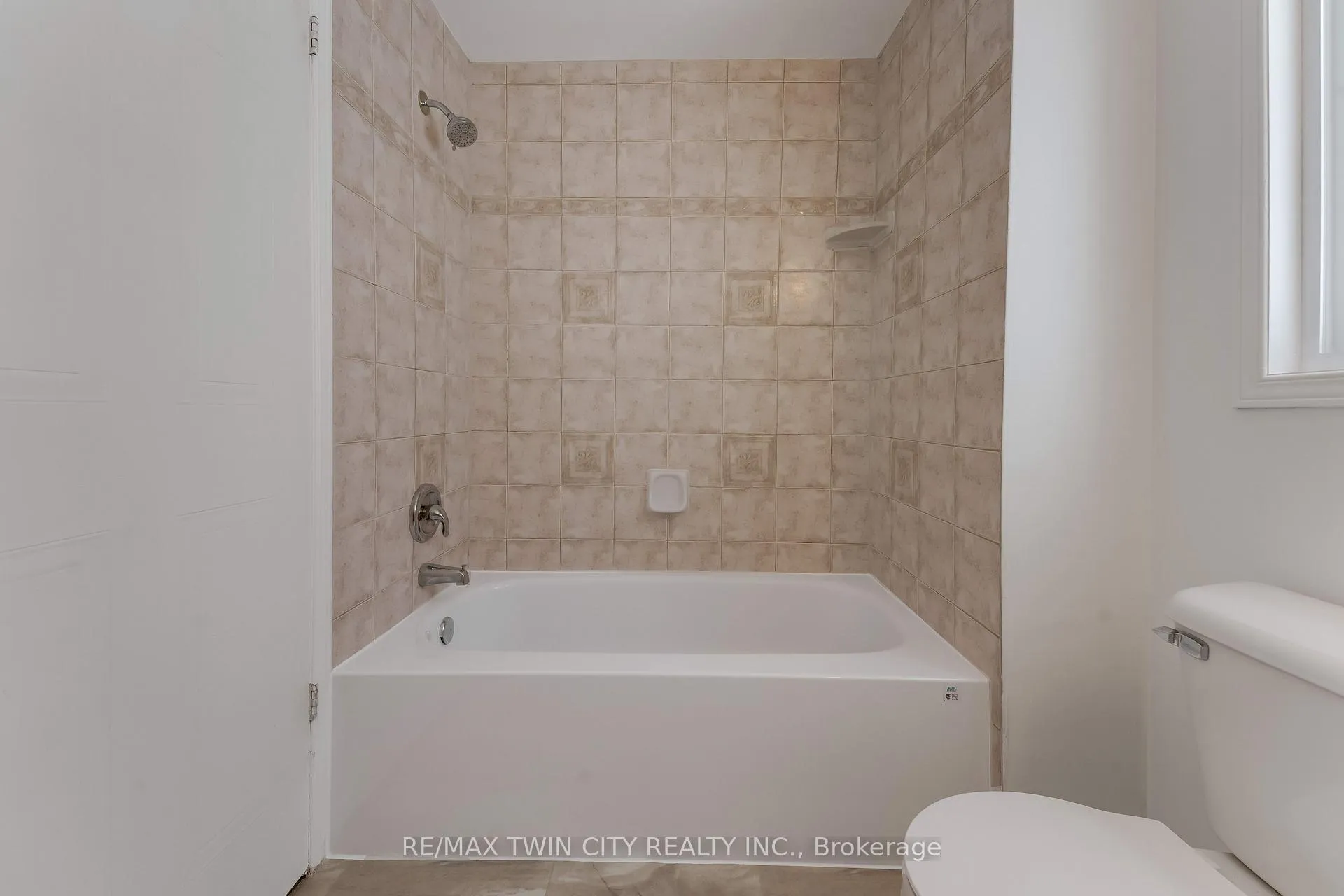 Photo 27 of 359 Highbrook Crescent, Kitchener — HOMEH