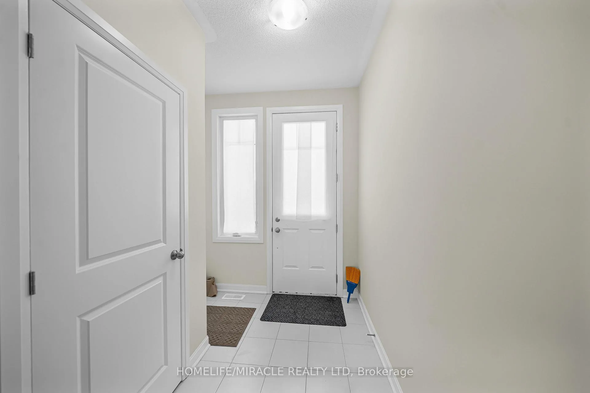 Photo 5 of 9 Golf Link Drive, Loyalist, Amherstview — HOMEH