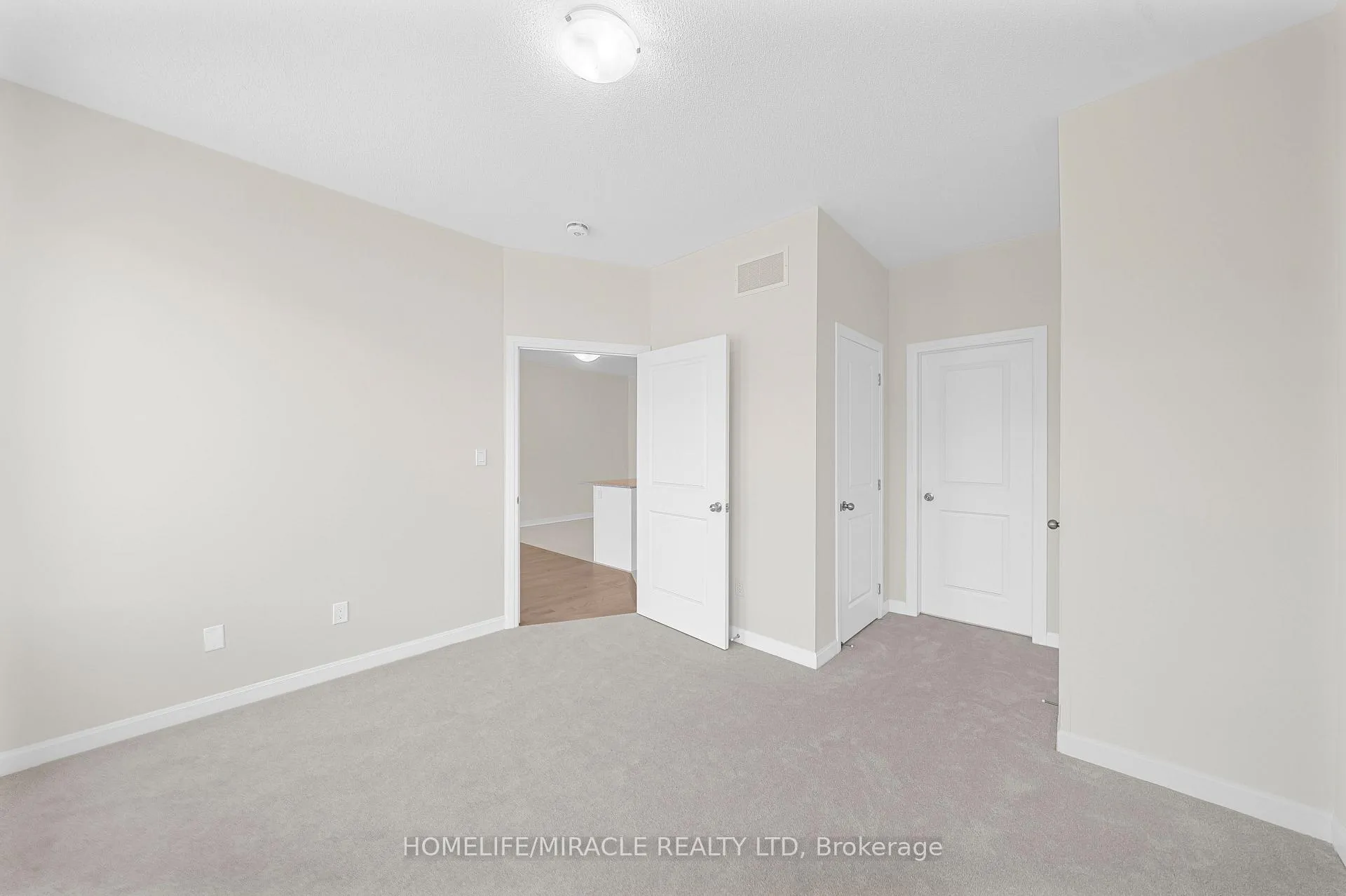 Photo 13 of 9 Golf Link Drive, Loyalist, Amherstview — HOMEH