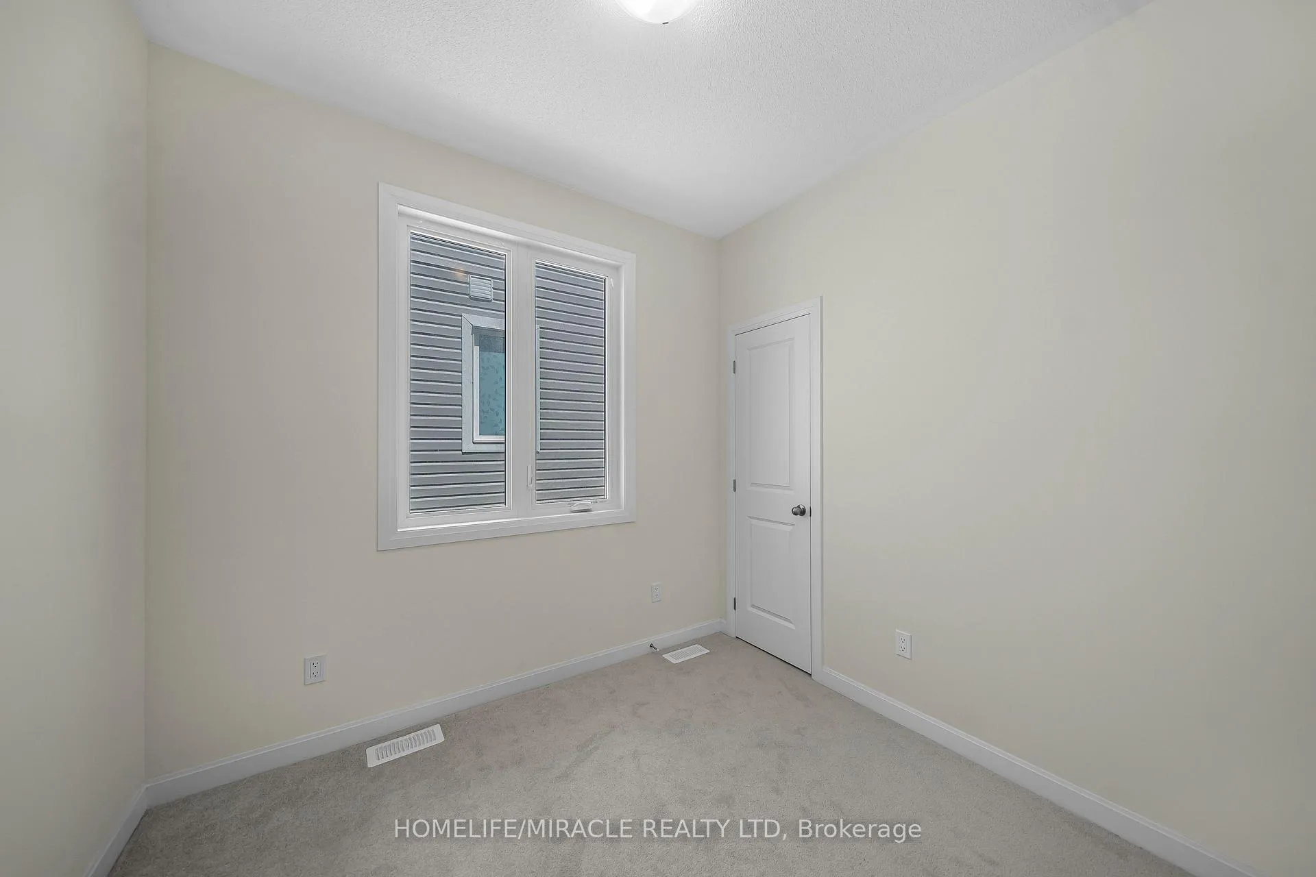 Photo 16 of 9 Golf Link Drive, Loyalist, Amherstview — HOMEH