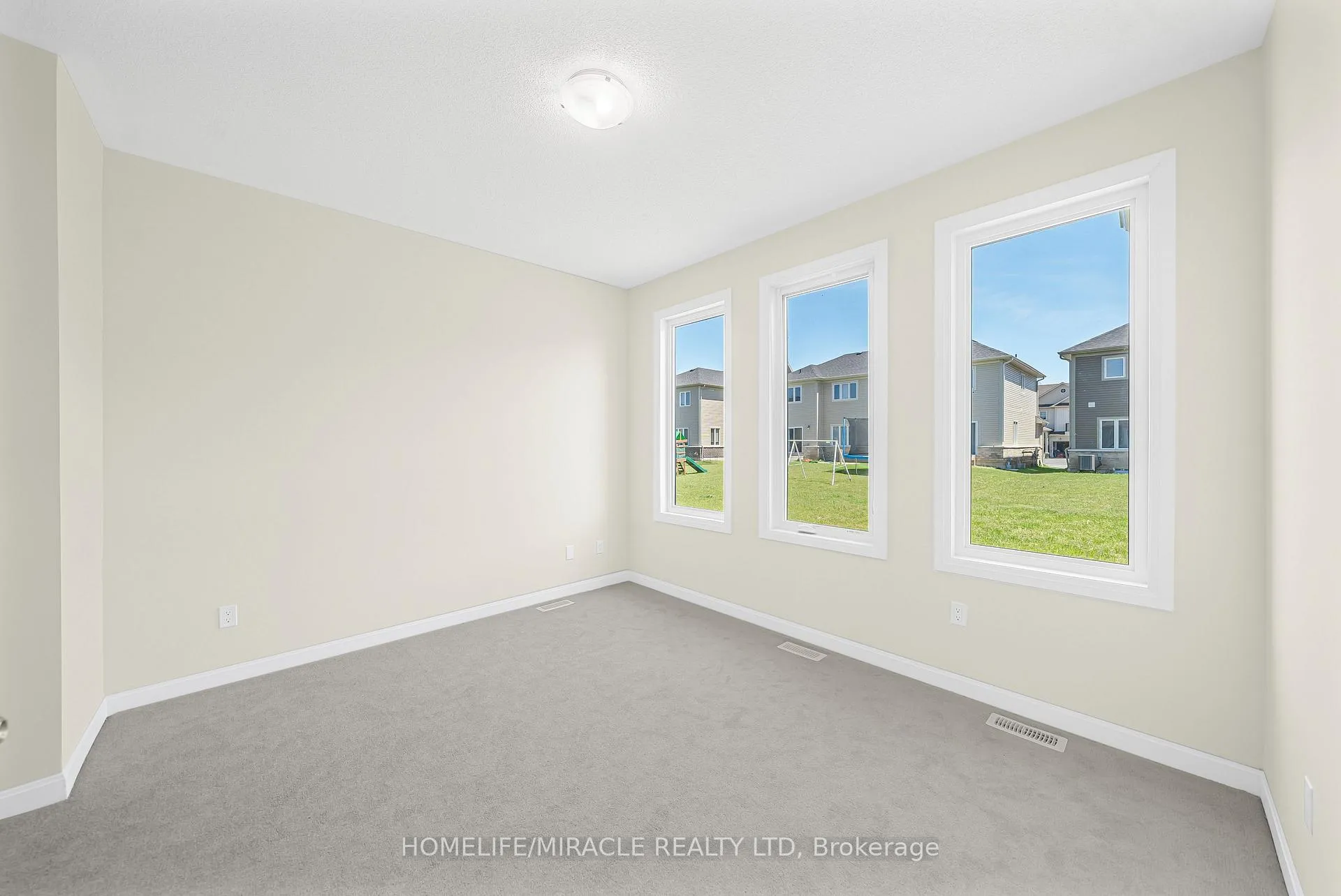 Photo 21 of 9 Golf Link Drive, Loyalist, Amherstview — HOMEH