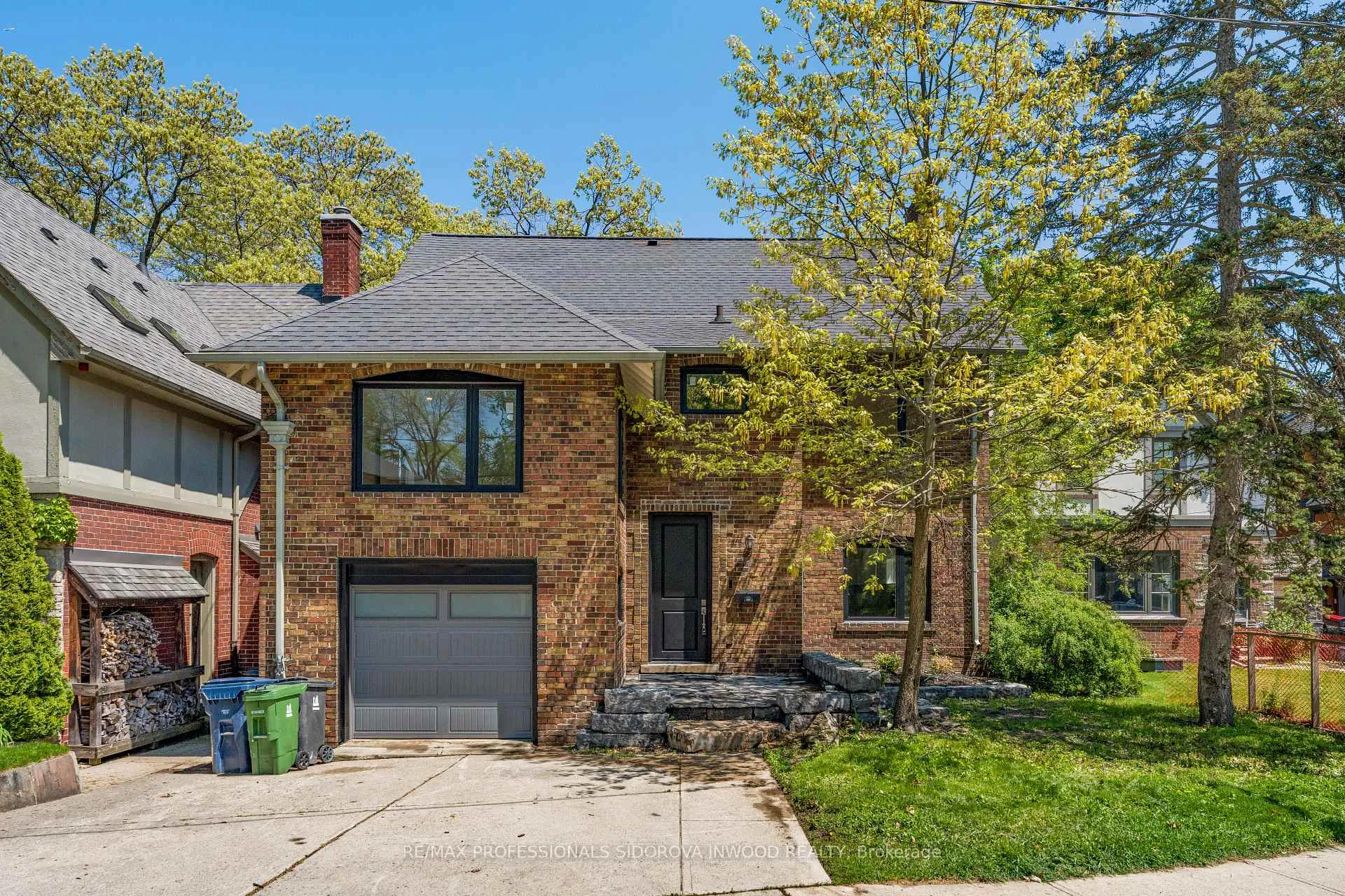 Photo 1 of 27 The Palisades, Toronto, High Park-Swansea — HOMEH