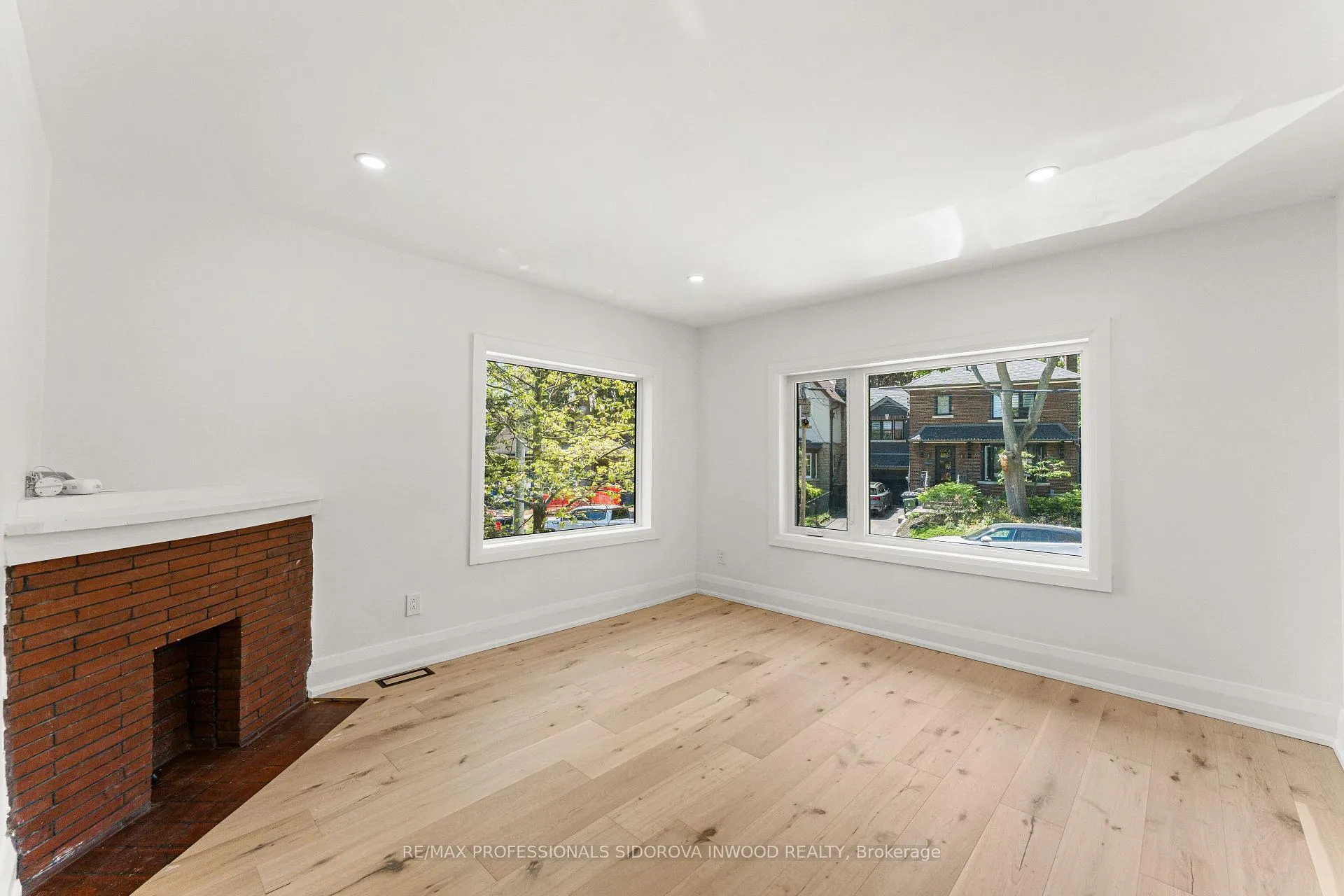 Photo 10 of 27 The Palisades, Toronto, High Park-Swansea — HOMEH