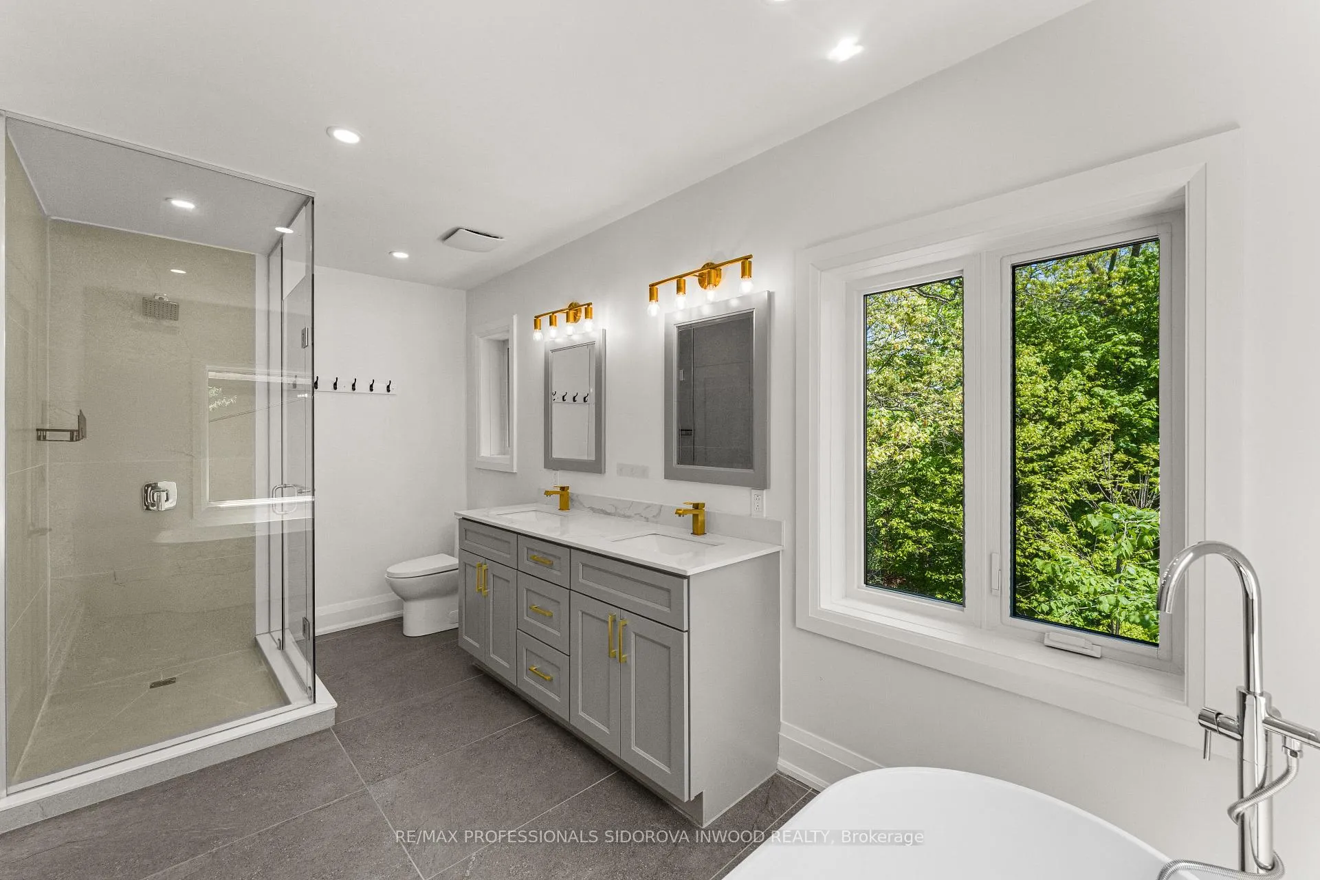 Photo 14 of 27 The Palisades, Toronto, High Park-Swansea — HOMEH