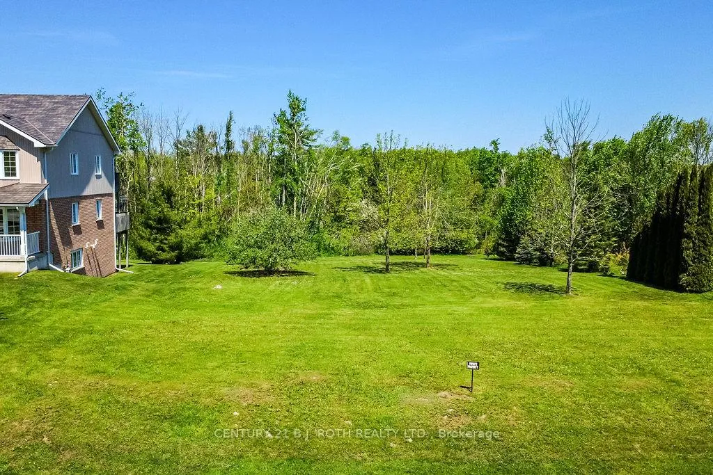 Photo 3 of 22 Boyd Crescent, Oro-Medonte, Moonstone — HOMEH