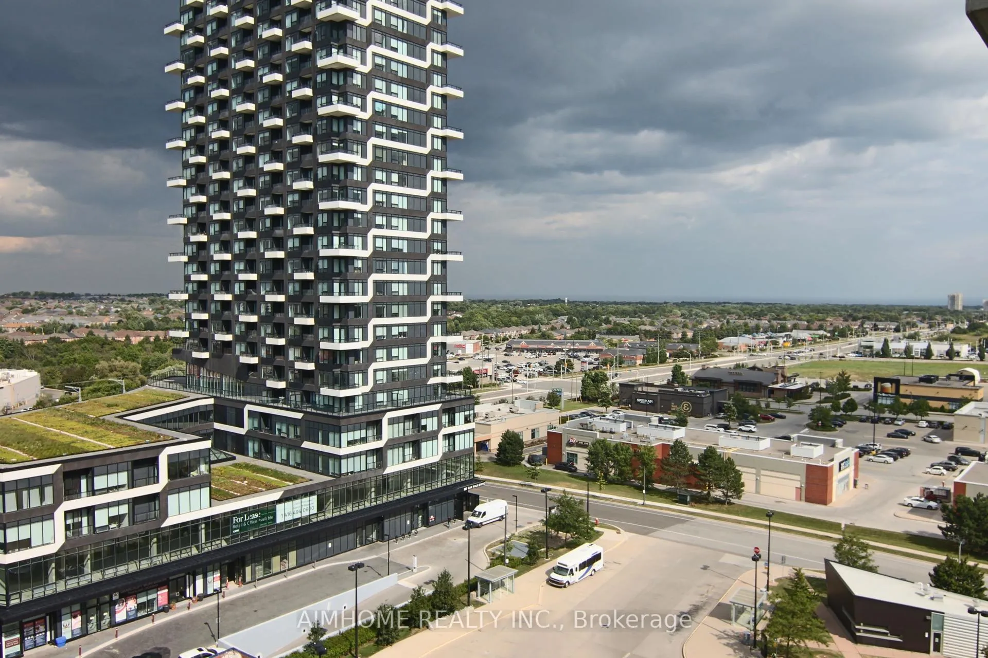 Photo 2 of Unit 1006, 2481 Taunton Road, Oakville, River Oaks — HOMEH