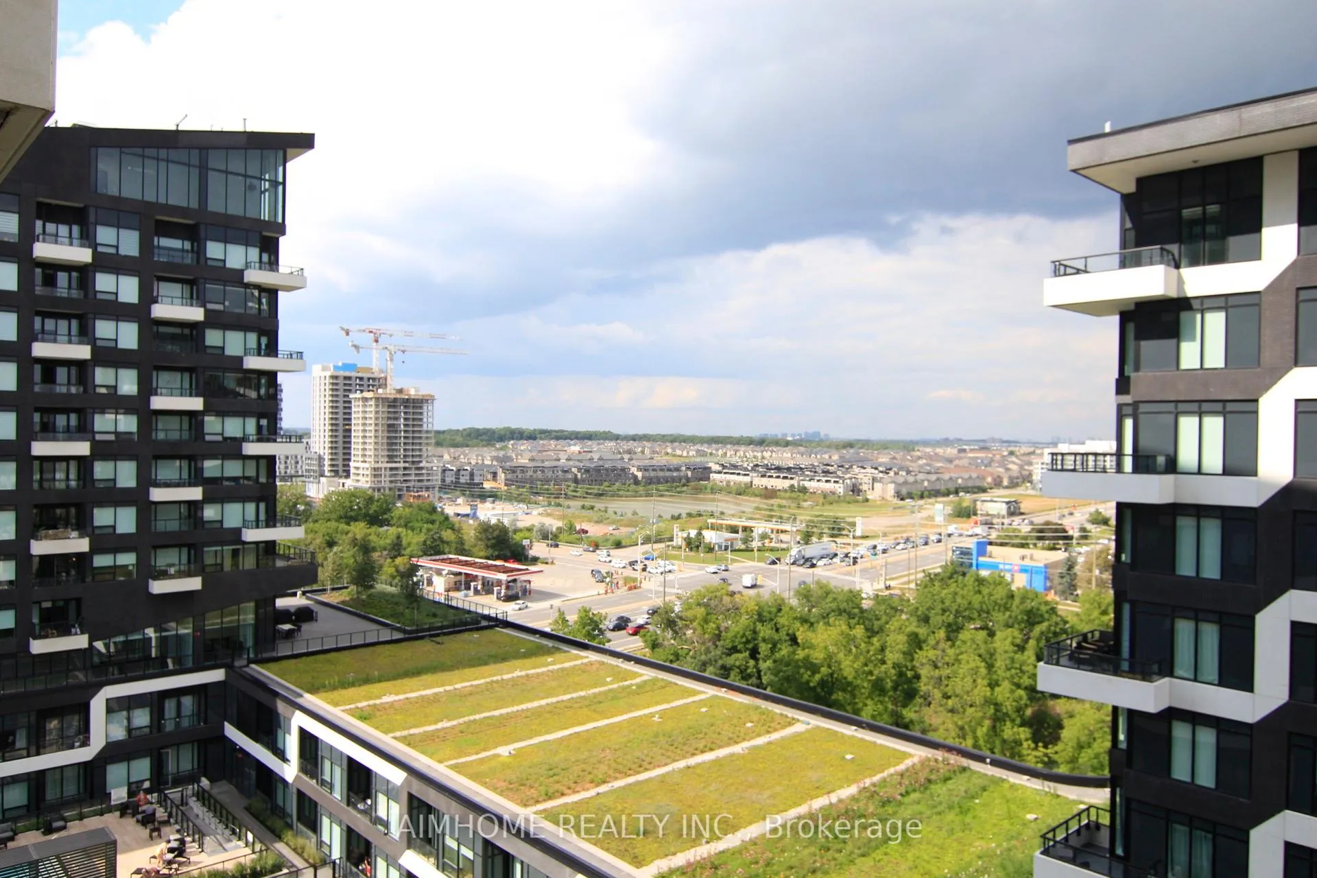 Photo 3 of Unit 1006, 2481 Taunton Road, Oakville, River Oaks — HOMEH