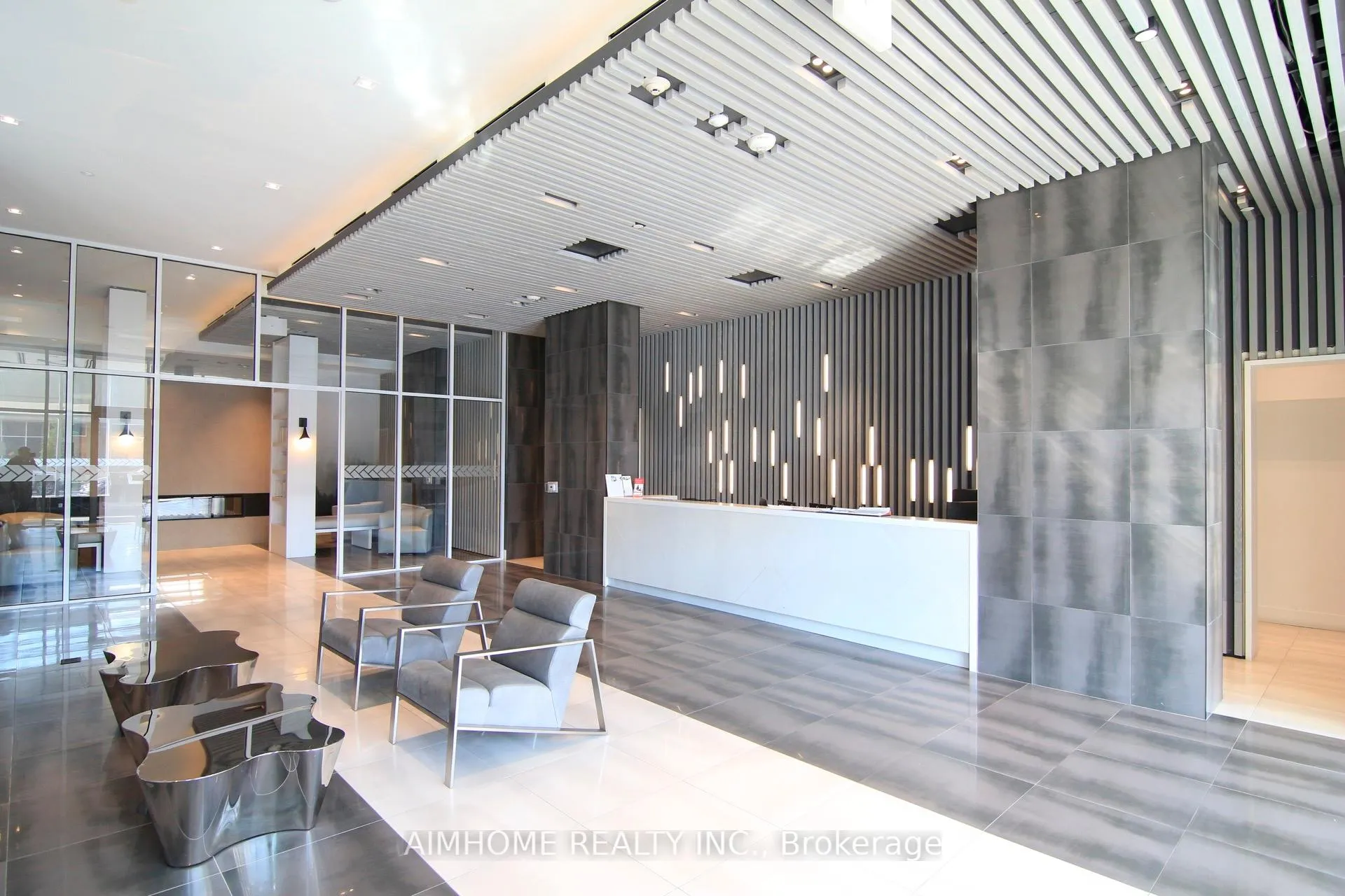 Photo 4 of Unit 1006, 2481 Taunton Road, Oakville, River Oaks — HOMEH